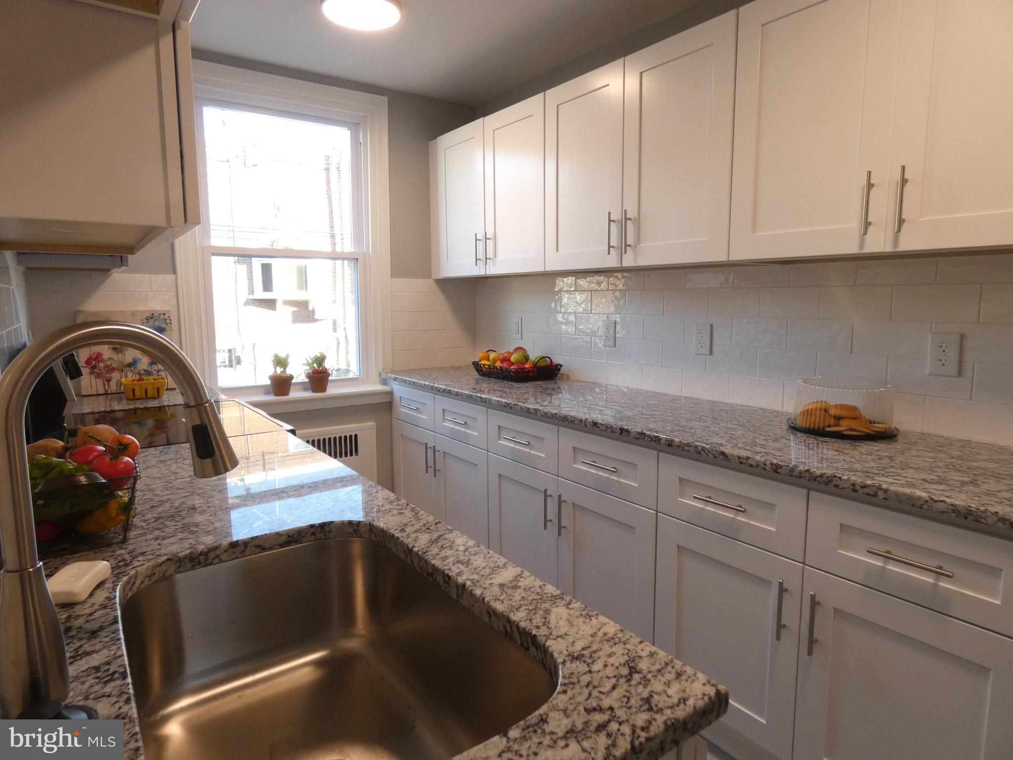 OXFORD CIRCLE - Residential