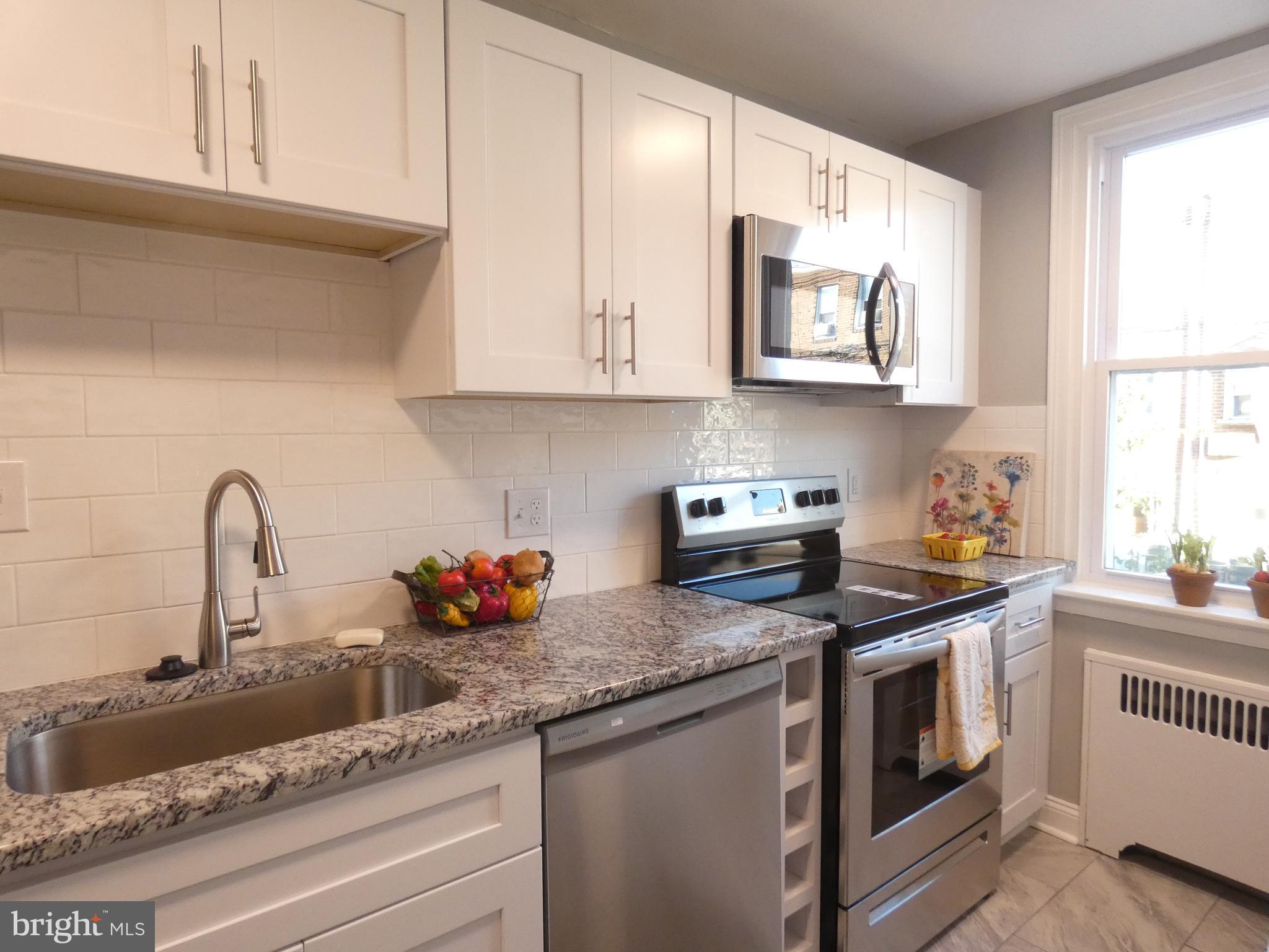 OXFORD CIRCLE - Residential