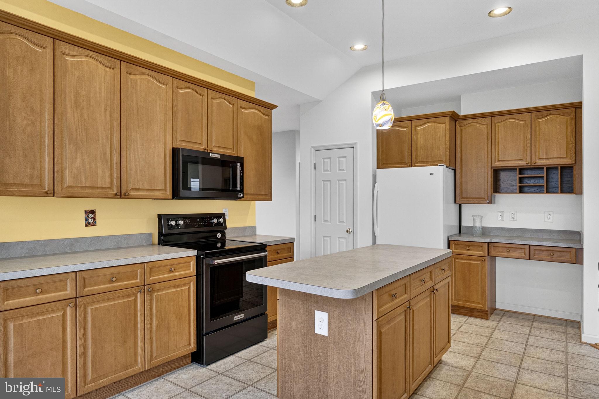 LOCUST HILL - Residential