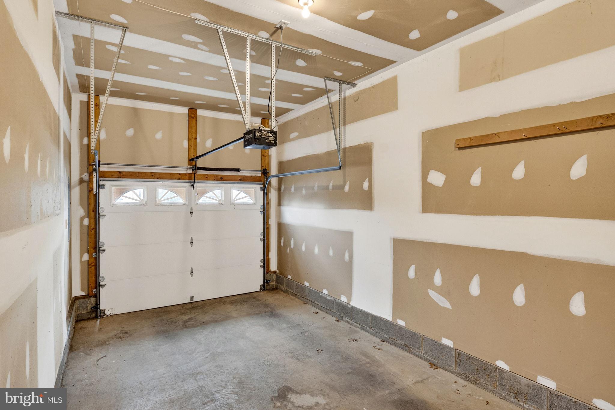 LOCUST HILL - Residential