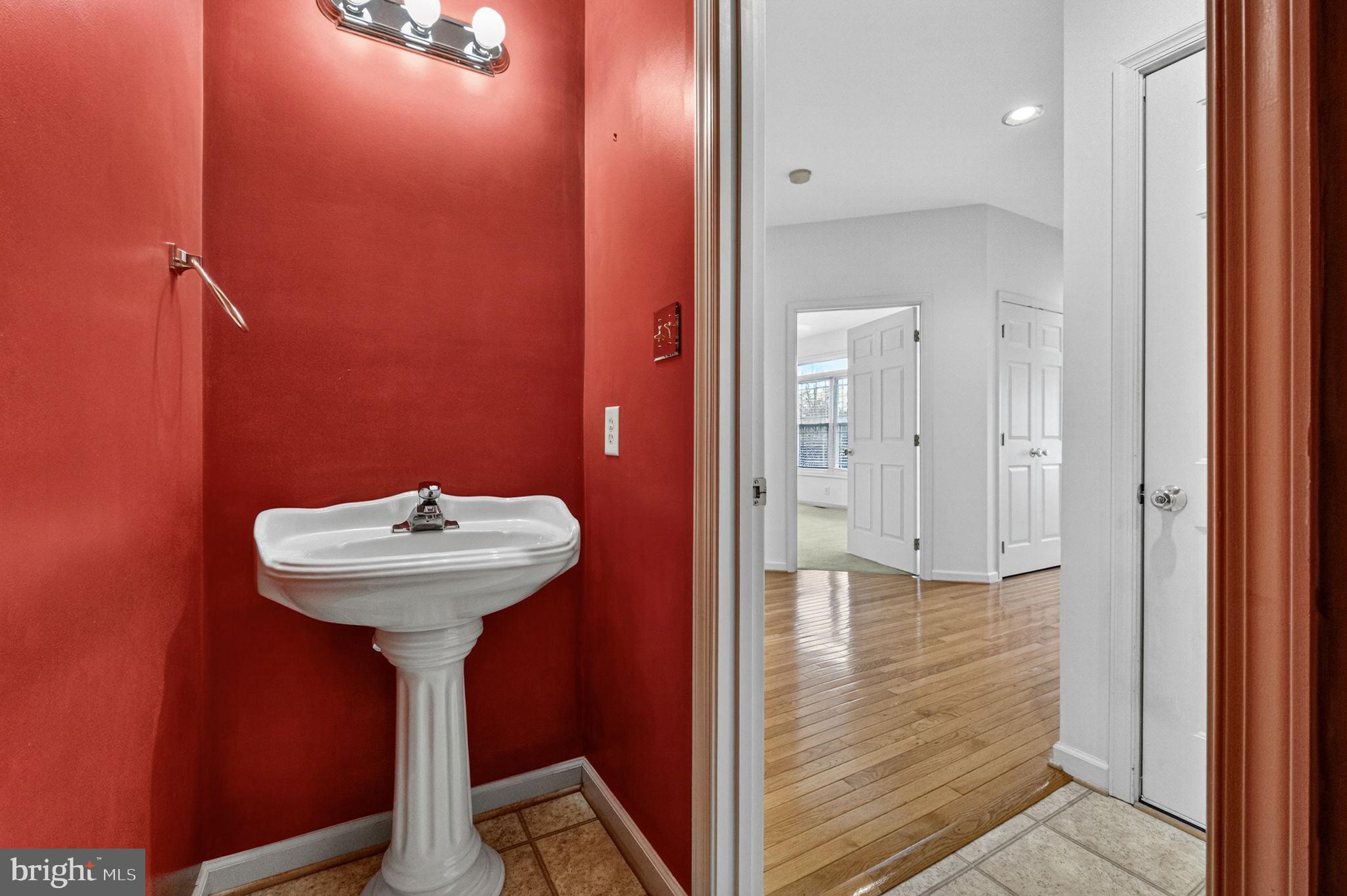 LOCUST HILL - Residential