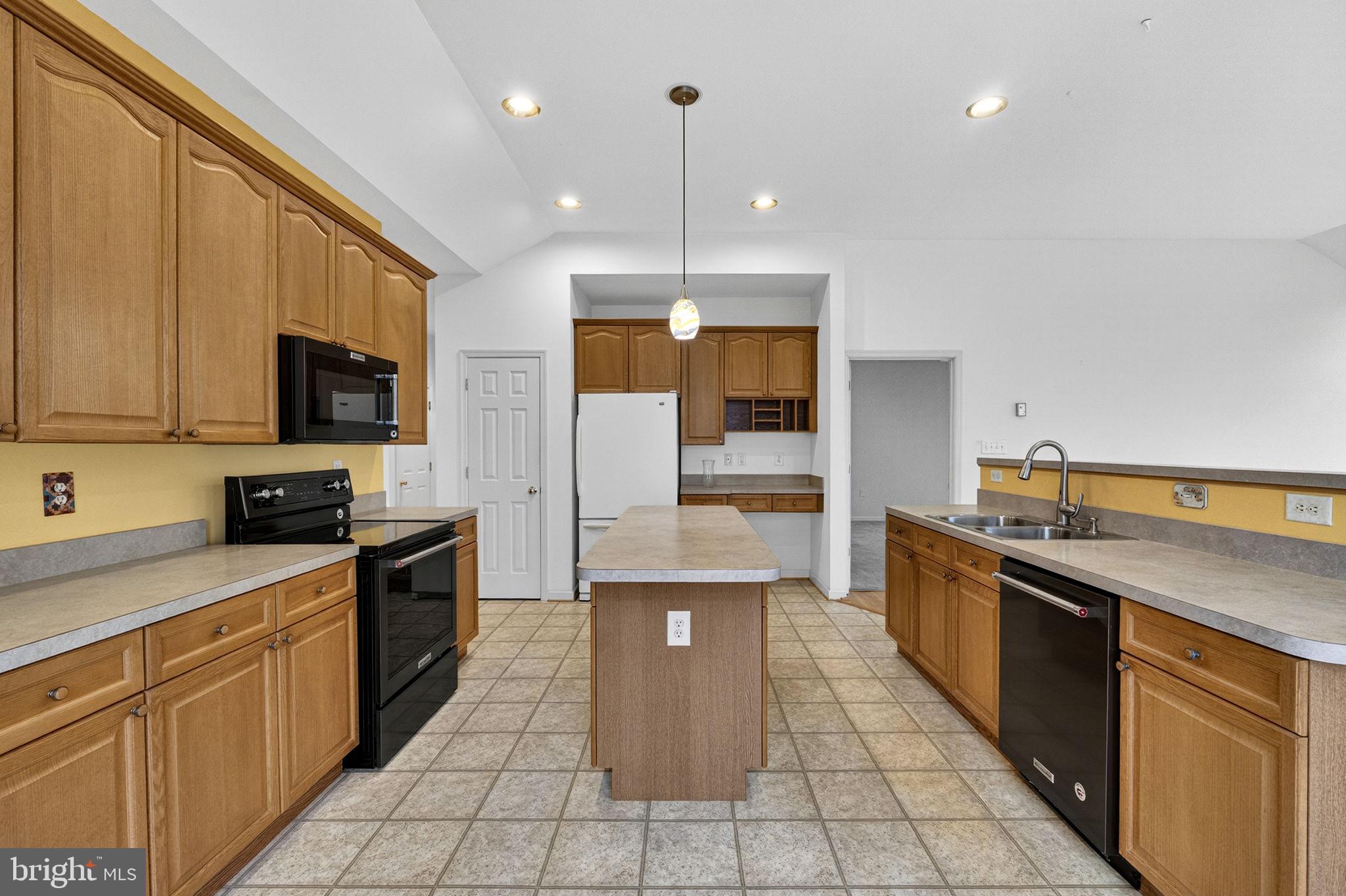 LOCUST HILL - Residential