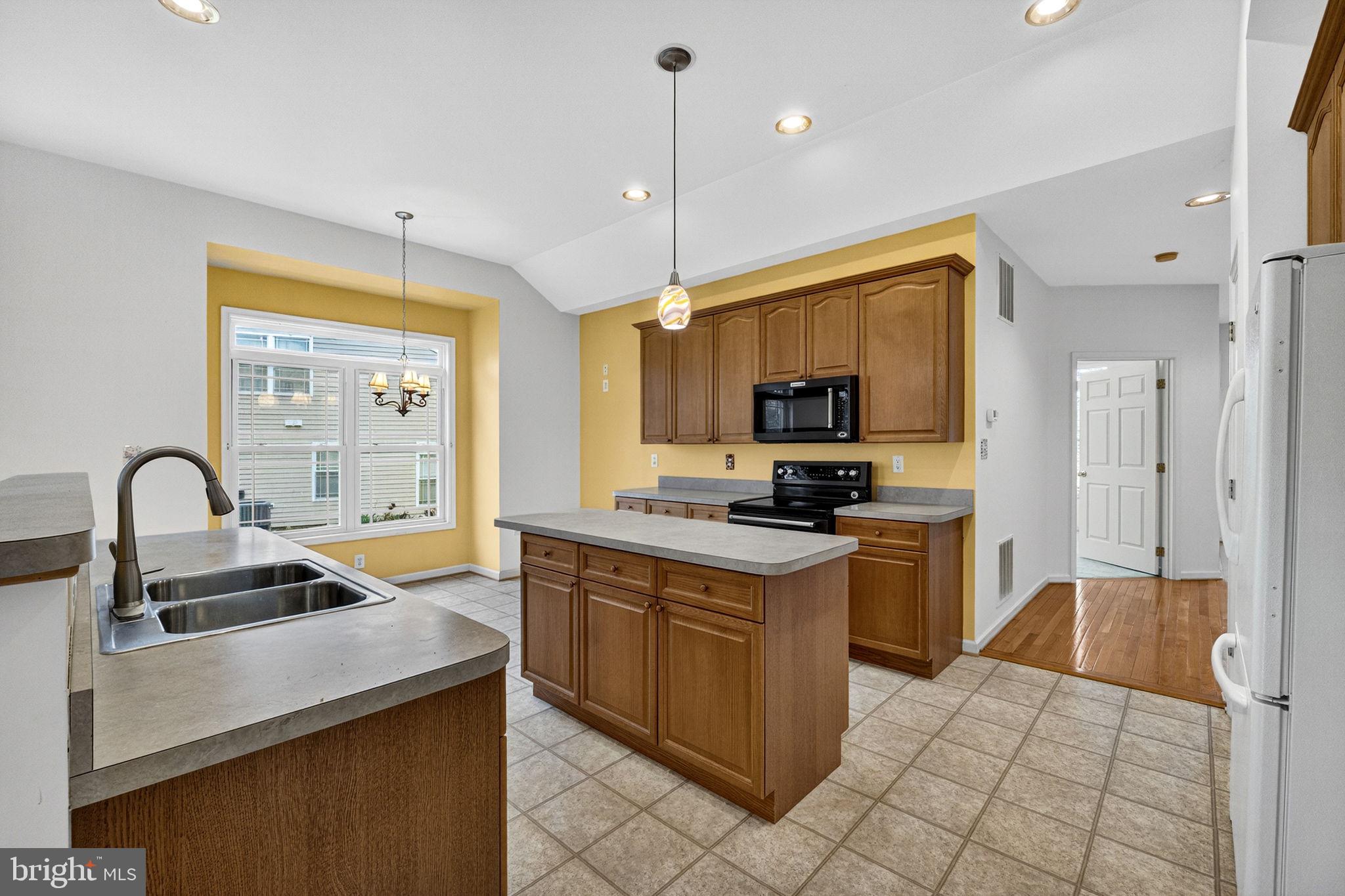 LOCUST HILL - Residential