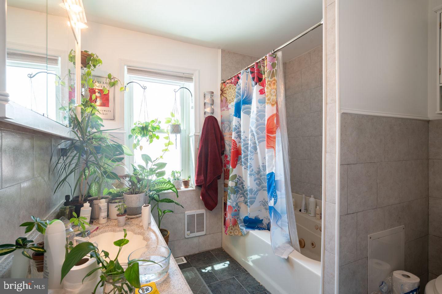 KENSINGTON - Residential Lease