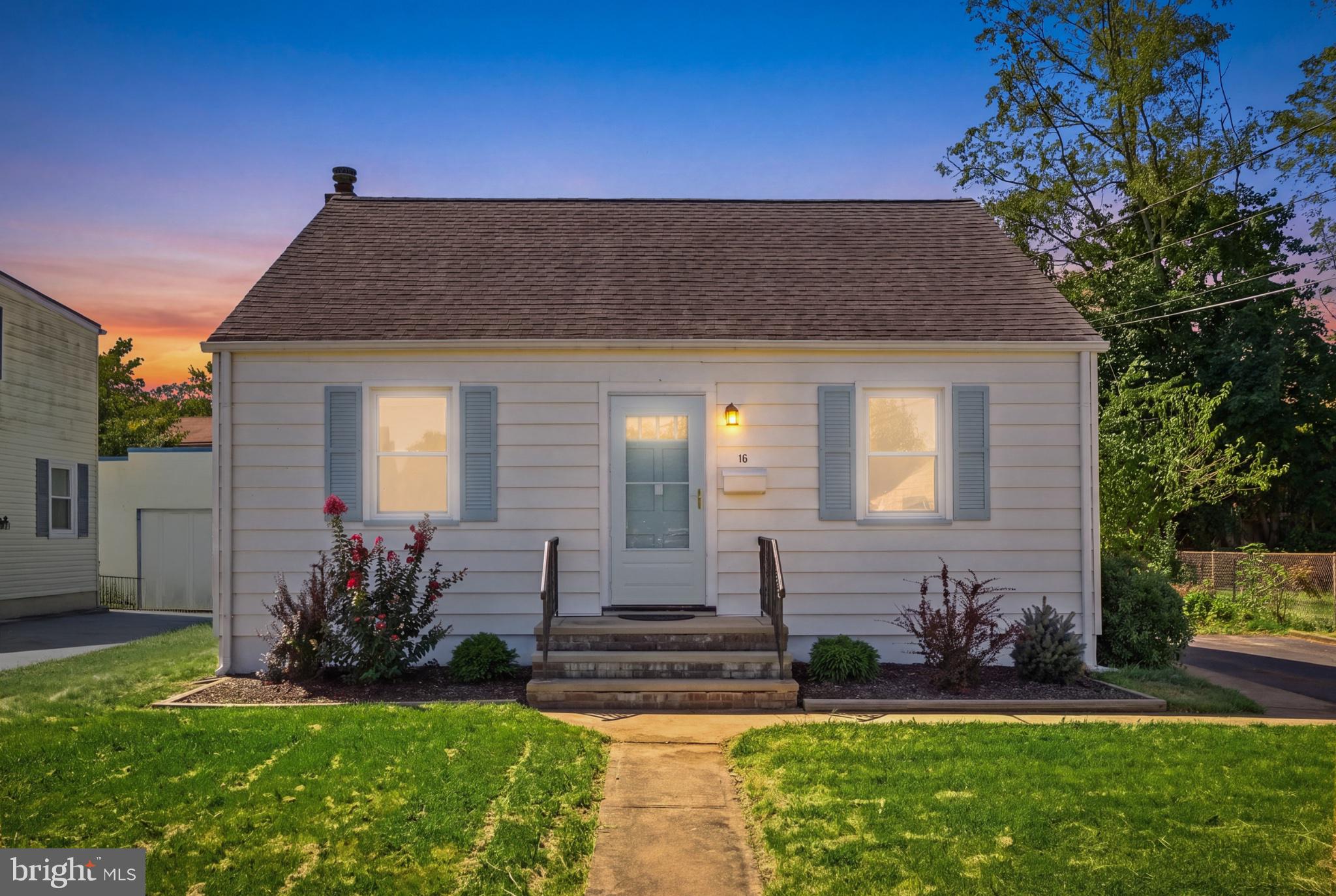 16 EISENHOWER AVENUE