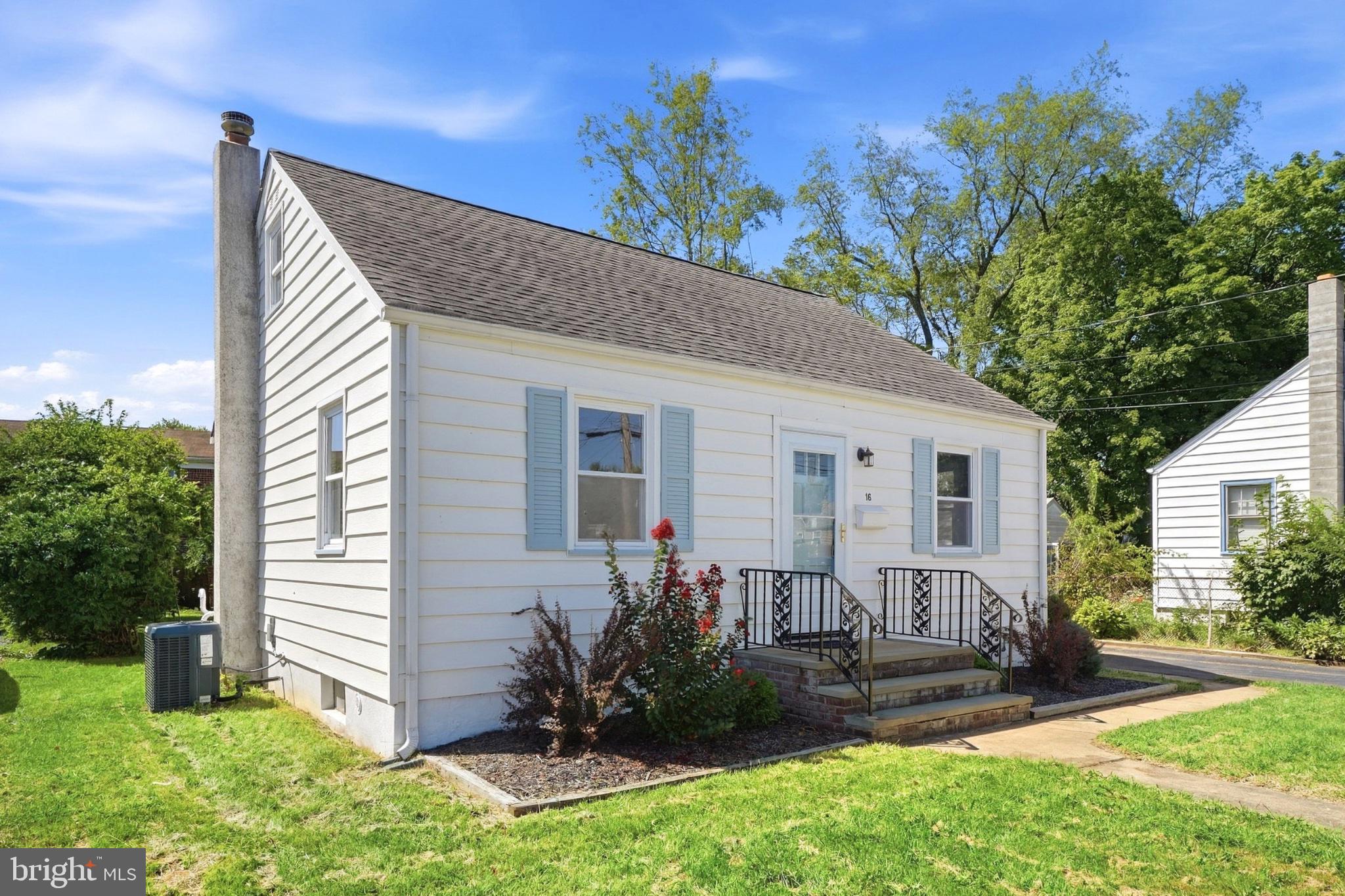 16 EISENHOWER AVENUE