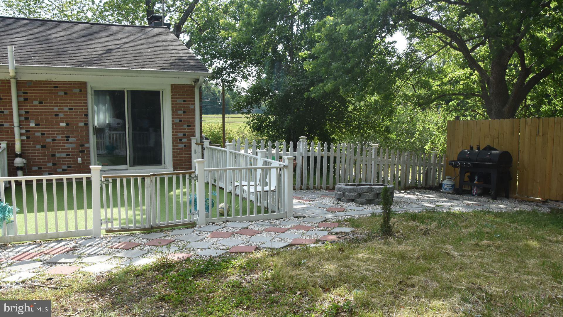 8610 CROOM ROAD