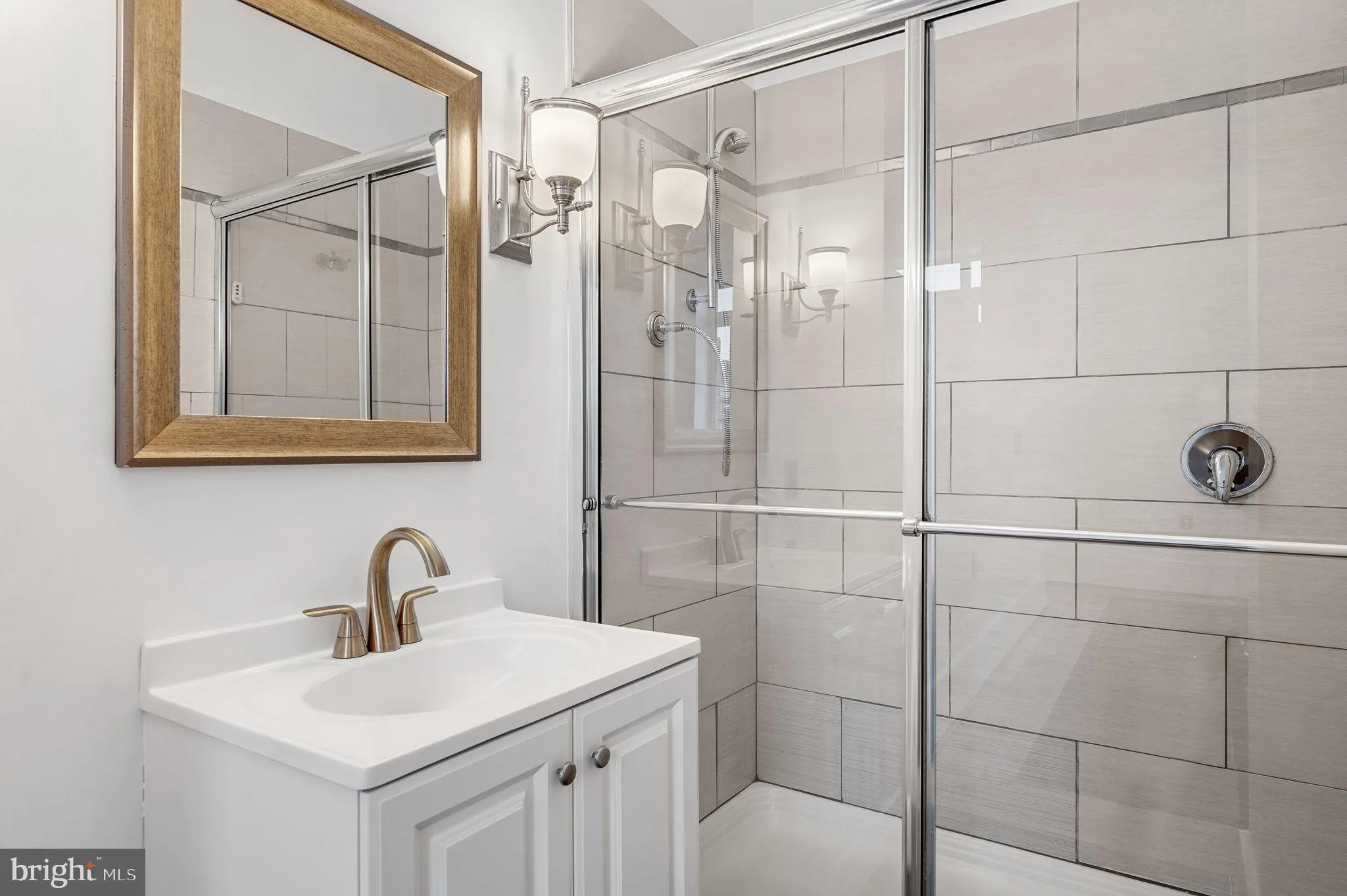 Philadelphia, Pennsylvania 19147, United States, 10 Bedrooms Bedrooms, ,Residential,Active,51197