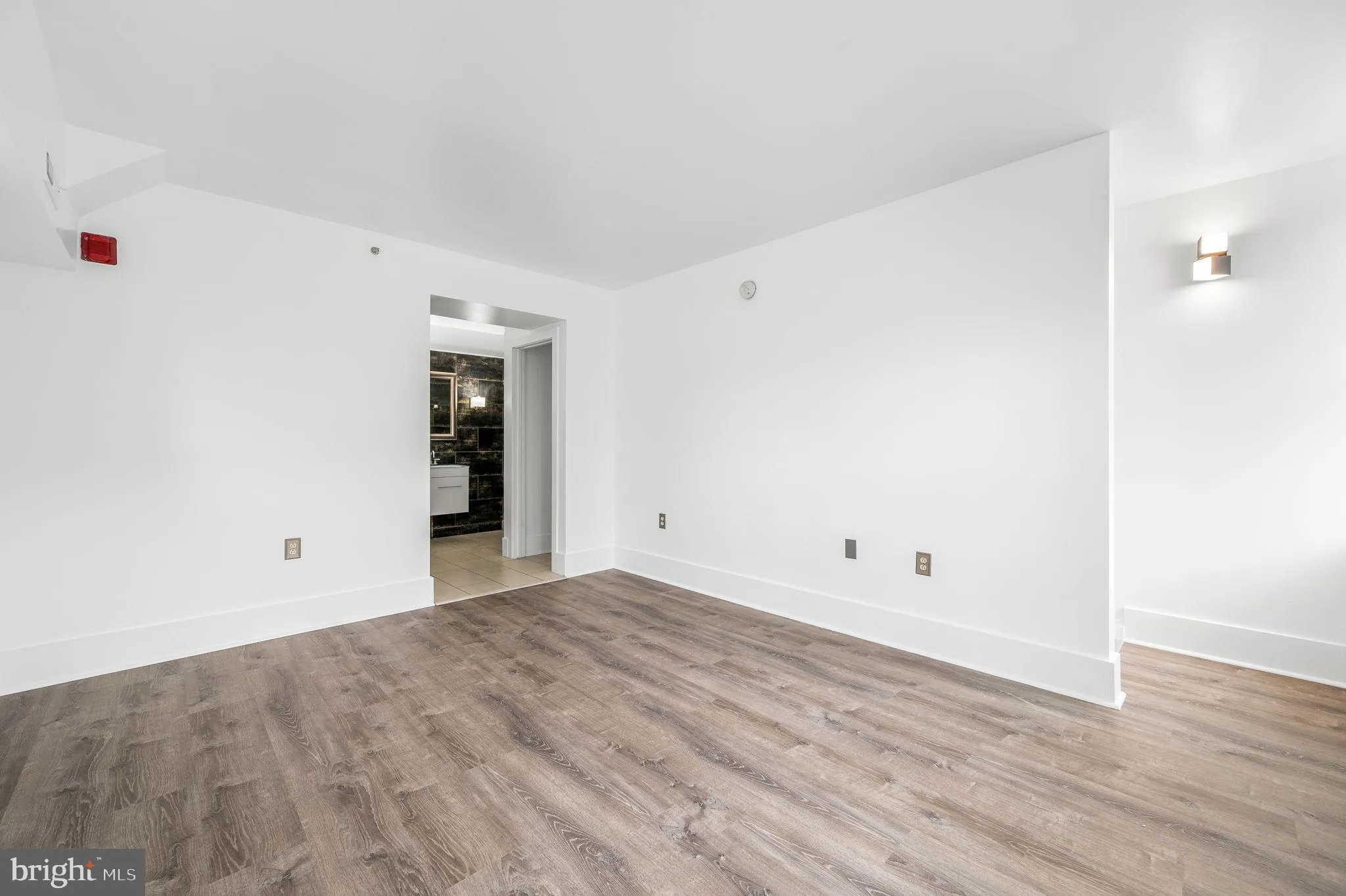 Philadelphia, Pennsylvania 19147, United States, 10 Bedrooms Bedrooms, ,Residential,Active,51197