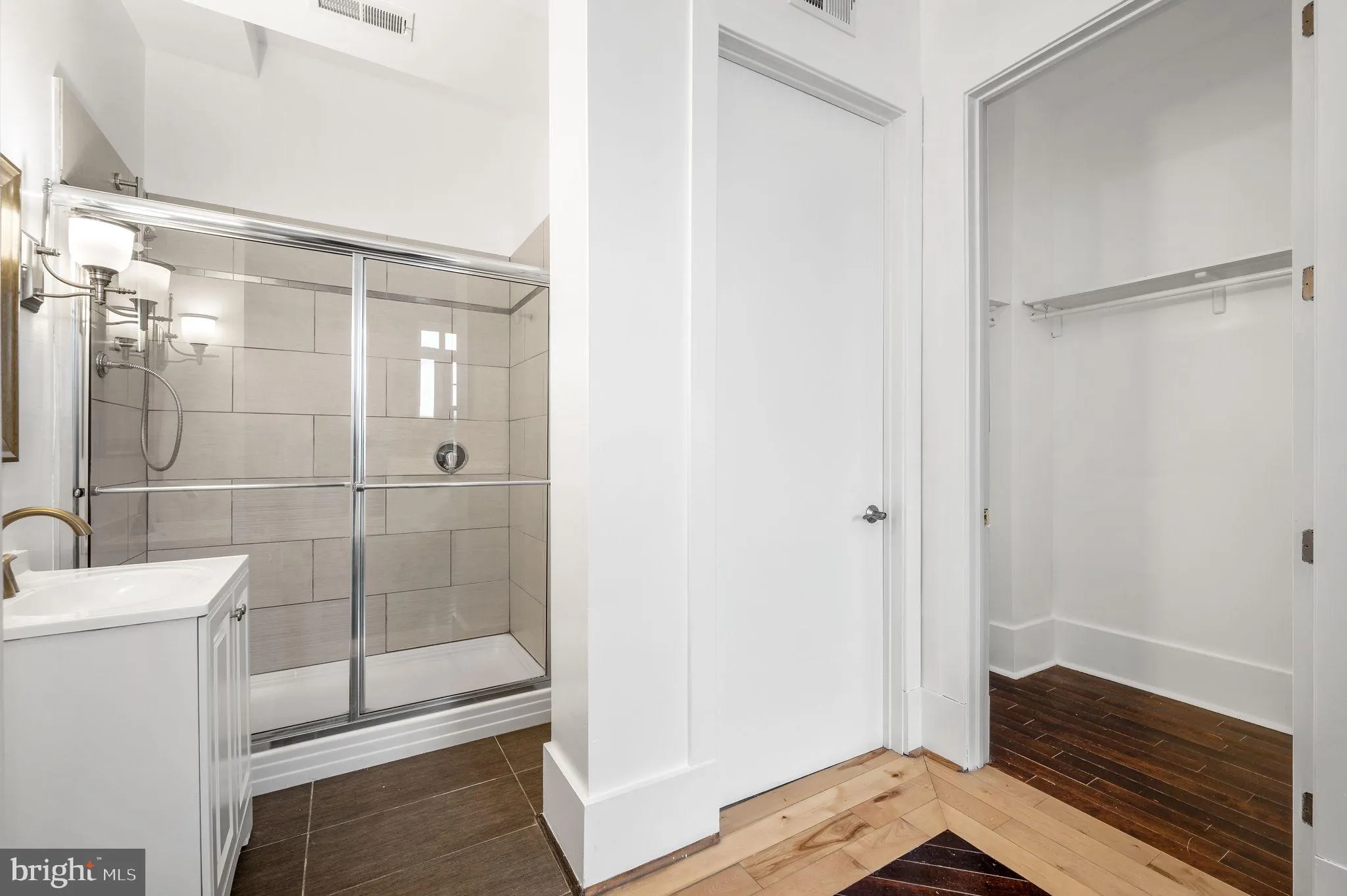 Philadelphia, Pennsylvania 19147, United States, 10 Bedrooms Bedrooms, ,Residential,Active,51197