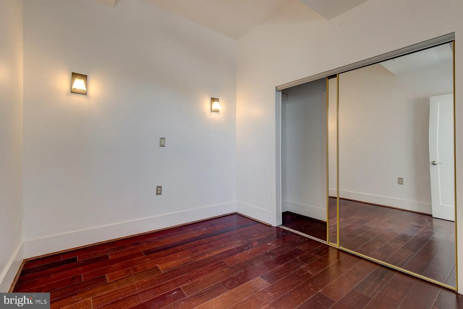 Philadelphia, Pennsylvania 19147, United States, 10 Bedrooms Bedrooms, ,Residential,Active,51197