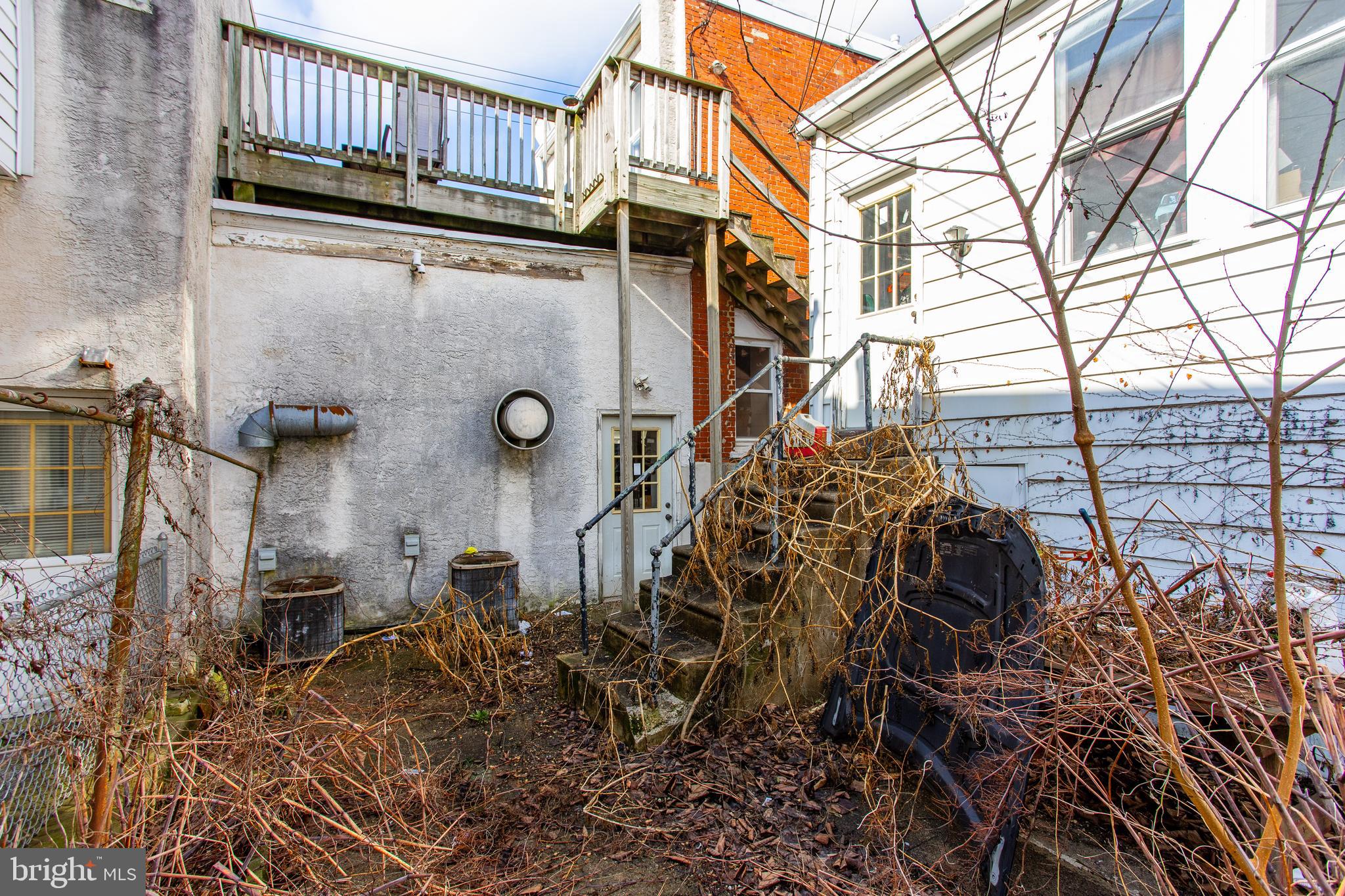 ROXBOROUGH - Residential