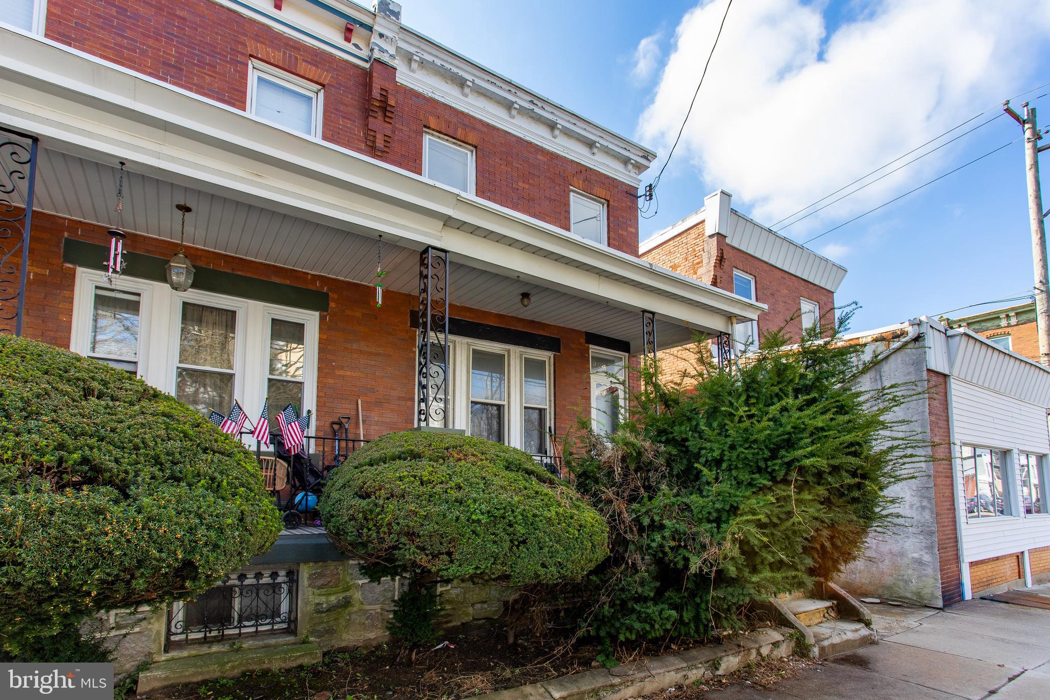 ROXBOROUGH - Residential