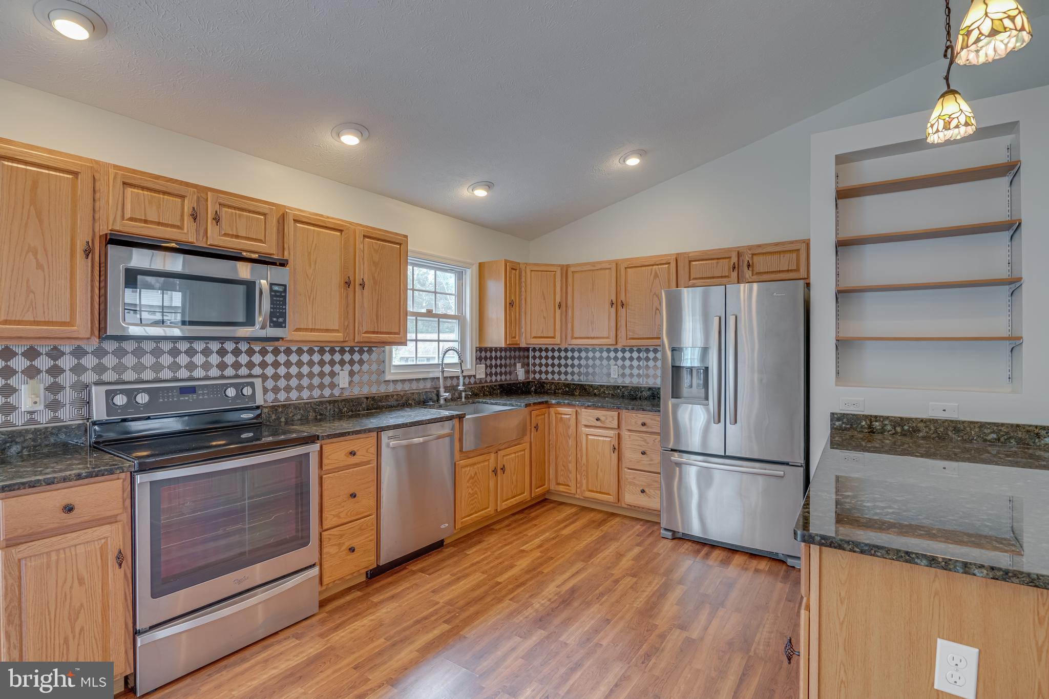 MIDDLE CREEK MANOR - Residential