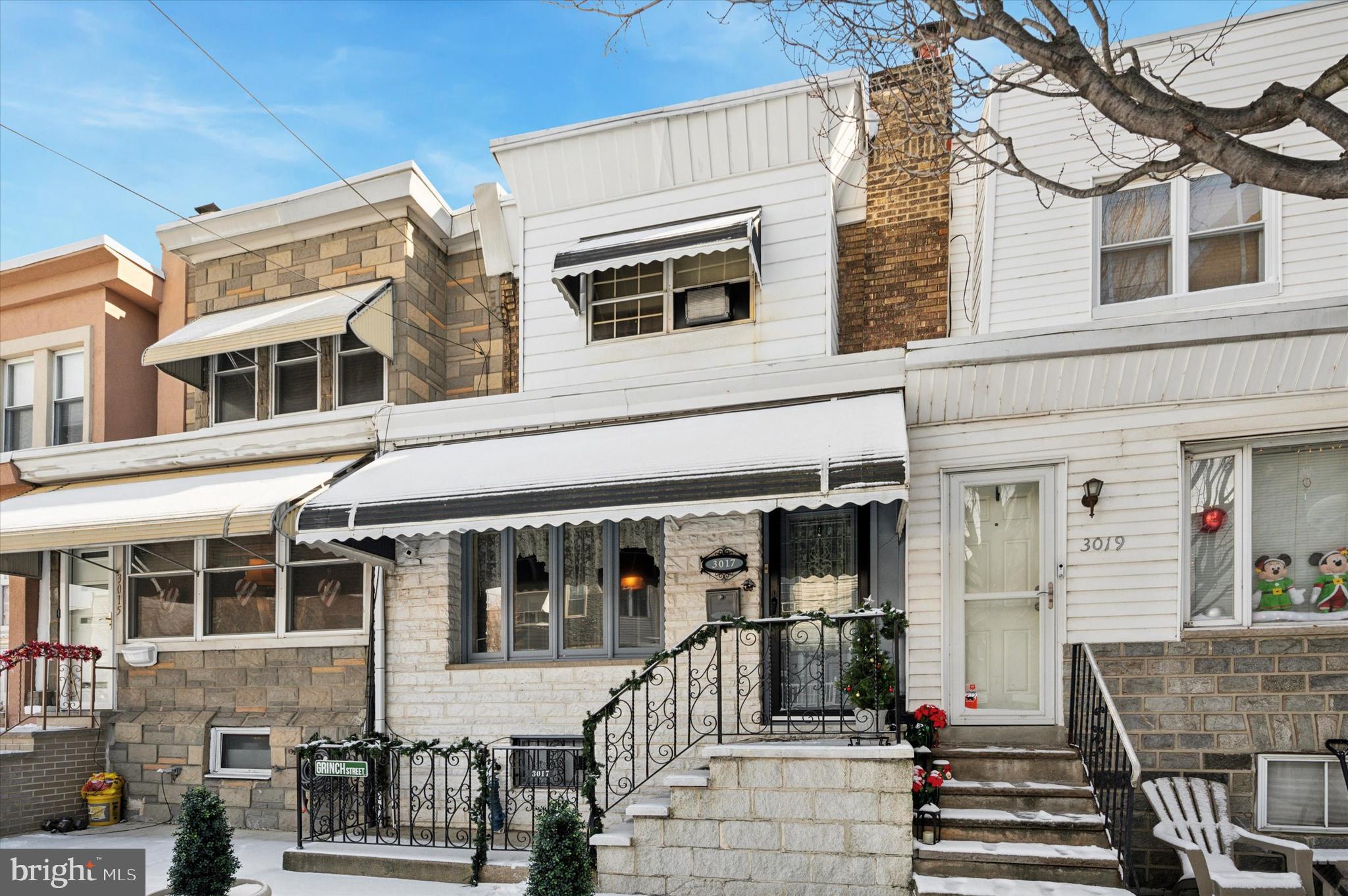 This wonderfully traditional Marconi Park West home will just warm your heart. Located on a "private-no thru traffic street," this 90's vintage home is very well maintained and ready for you to just move right in. There's a Living Rm/Dining Rm combo, lovely kitchen with plenty of cabinets and prep room. and a good sized rear yard. The 2nd level has 3 bedrooms and a modern bath. The basement has excellent head space, A brand new hot water heater (2 month ago), and and gas heating system that only about 2 year old. Hurry, hurry to see the much desired gem/ MORE PHOTOS COMING NEXT WEEK!