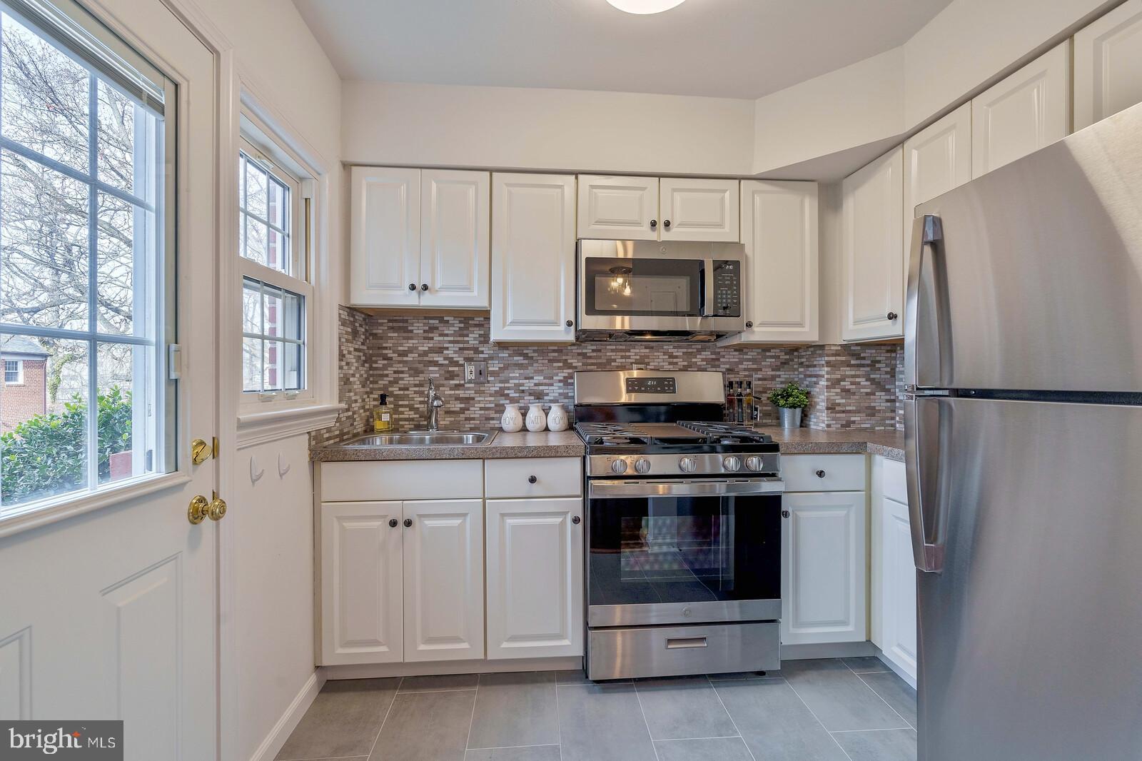 CHEVY CHASE CREST - Residential