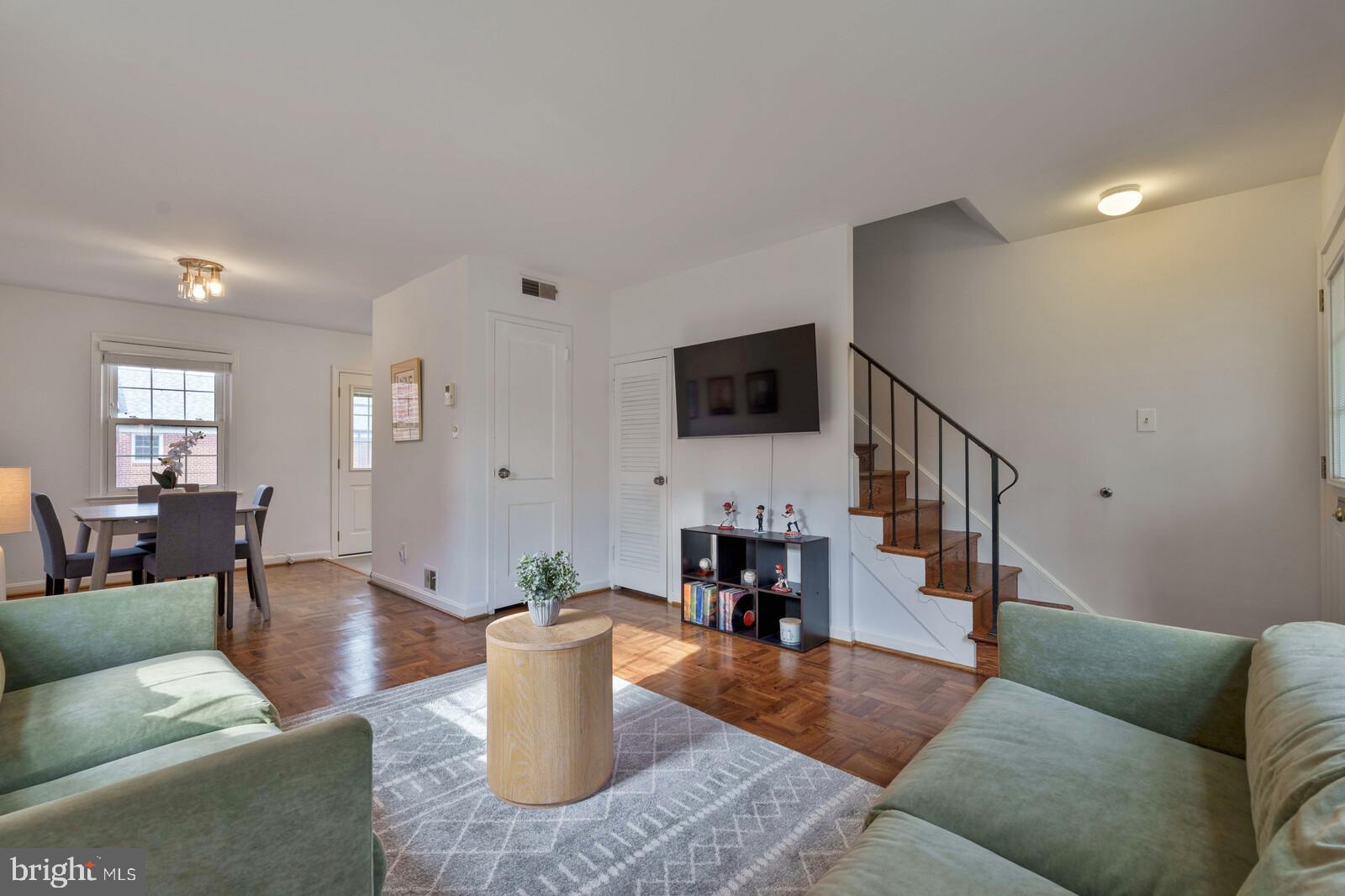 CHEVY CHASE CREST - Residential