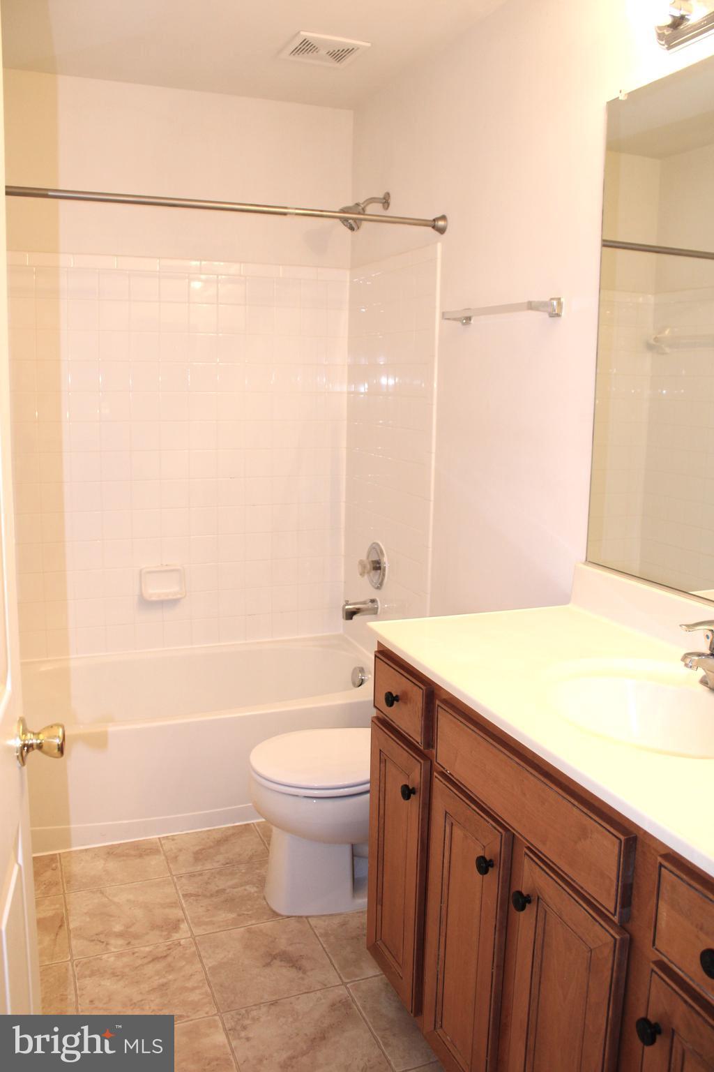 TAMARLANE - Residential Lease