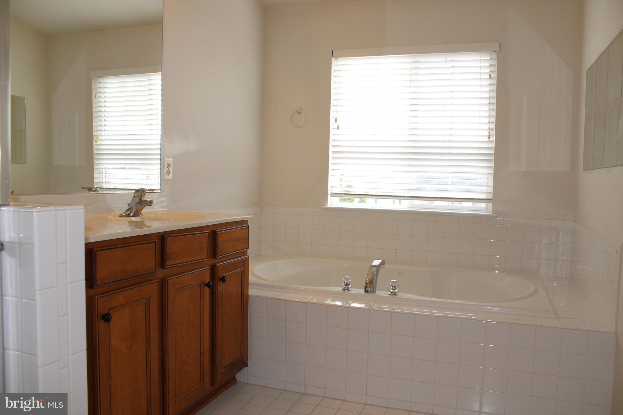 TAMARLANE - Residential Lease