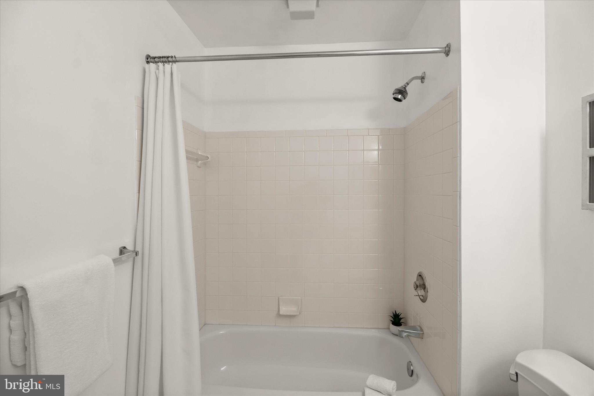 ROCKFLEET GARDEN - Residential