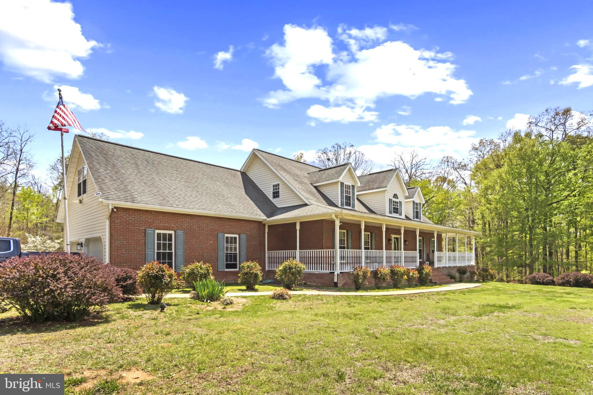 7517 MOUNT HOLLY LANE