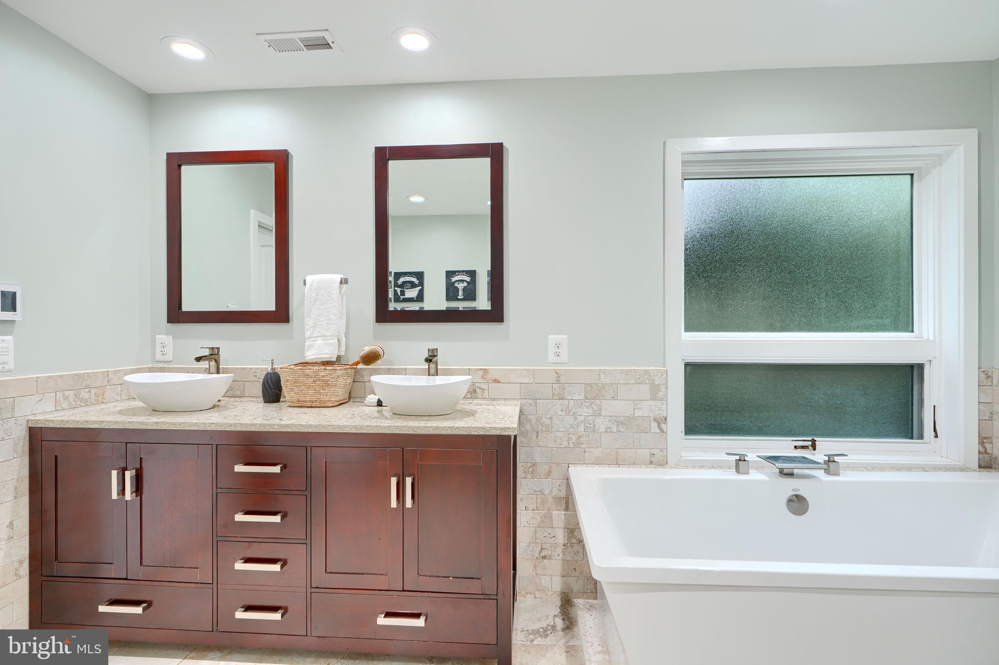 BAY HIGHLANDS - Residential