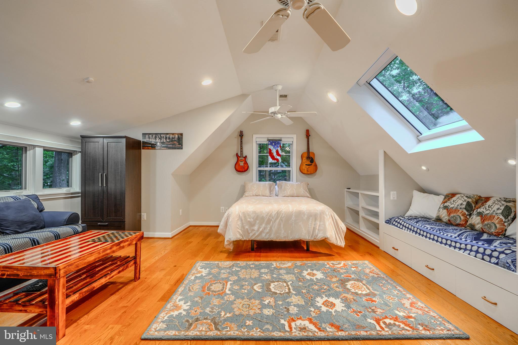 BAY HIGHLANDS - Residential