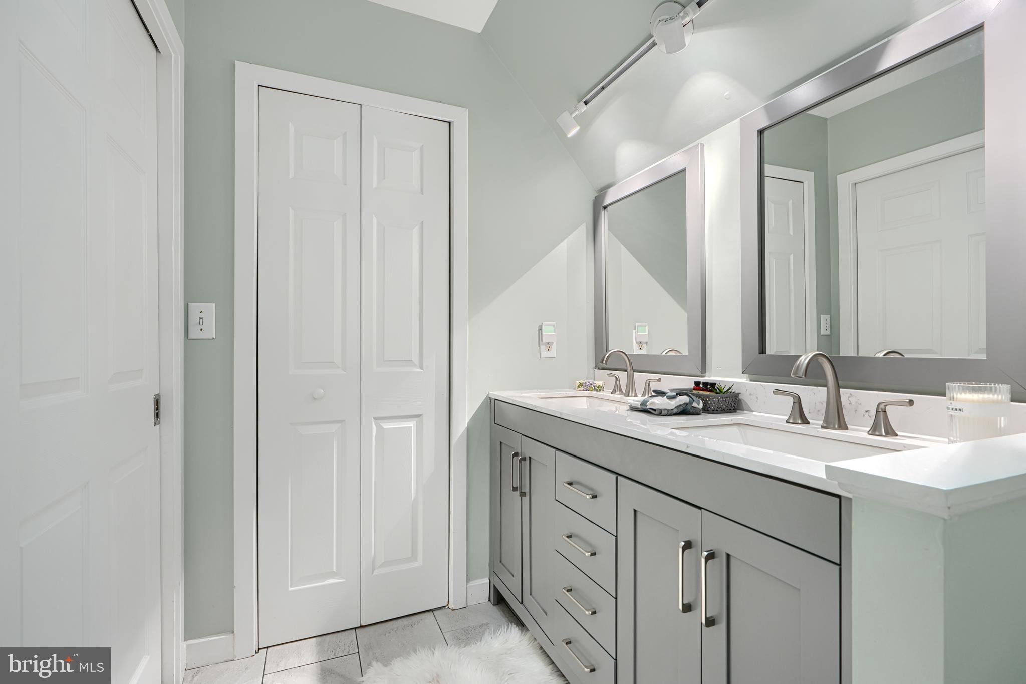 BAY HIGHLANDS - Residential