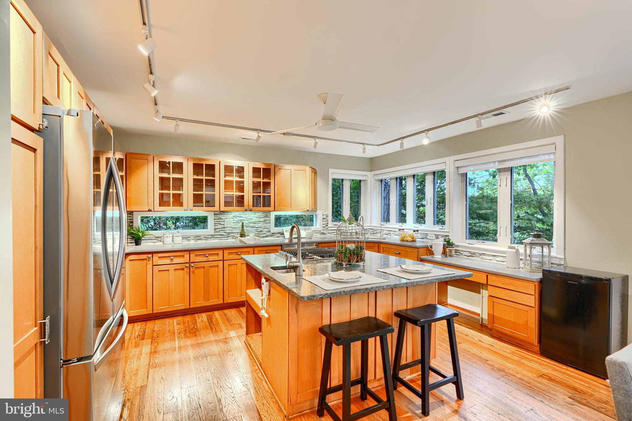 BAY HIGHLANDS - Residential