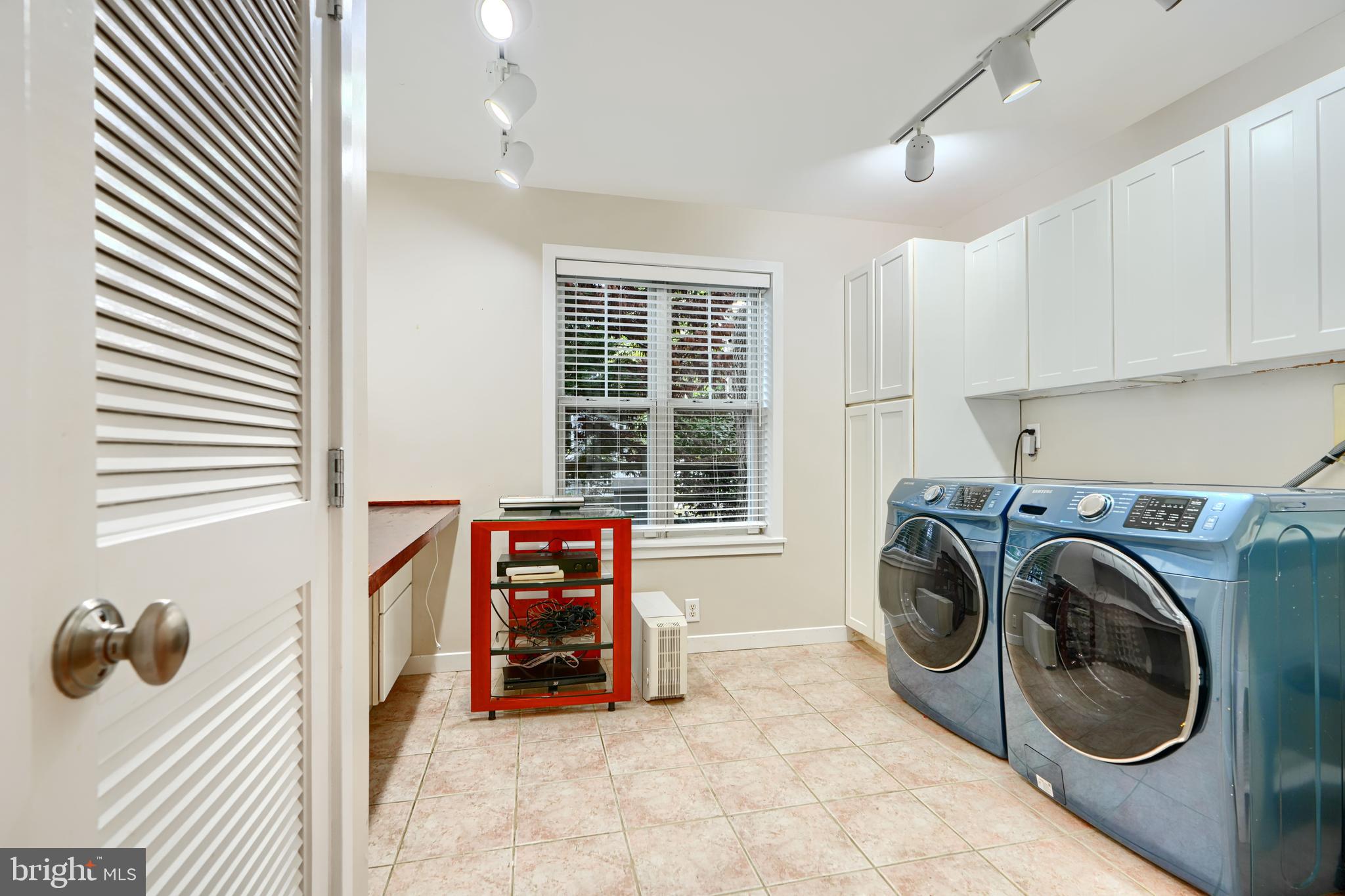 BAY HIGHLANDS - Residential