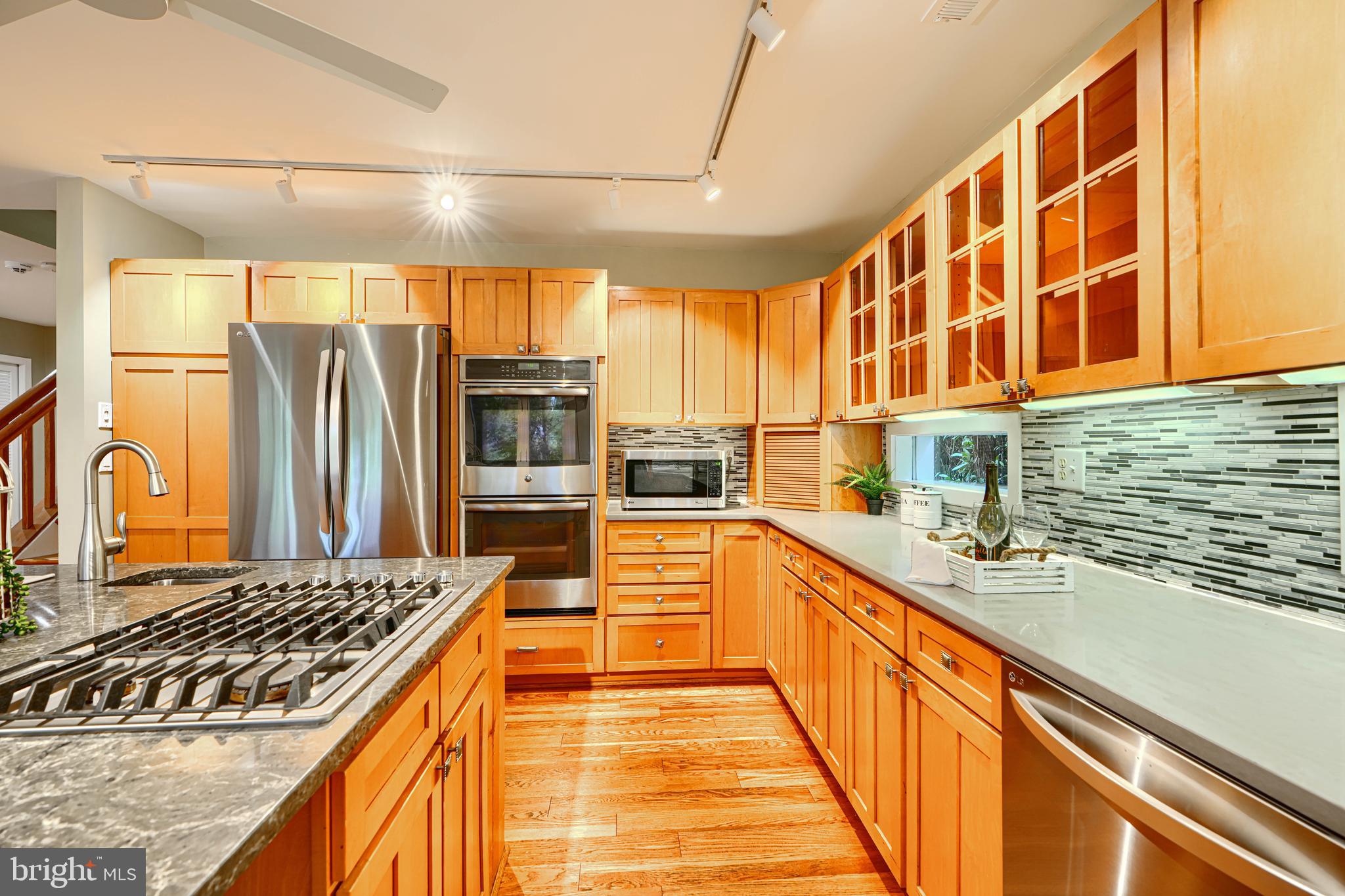 BAY HIGHLANDS - Residential