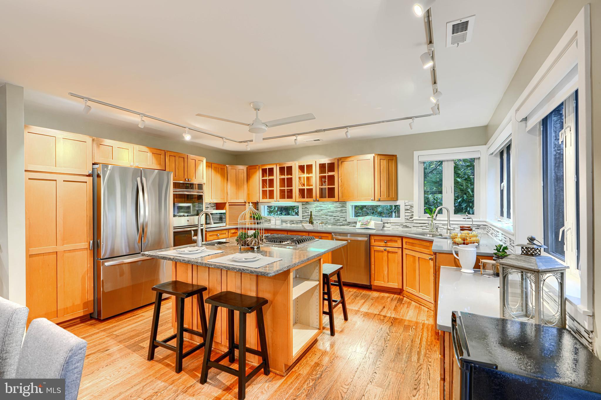 BAY HIGHLANDS - Residential