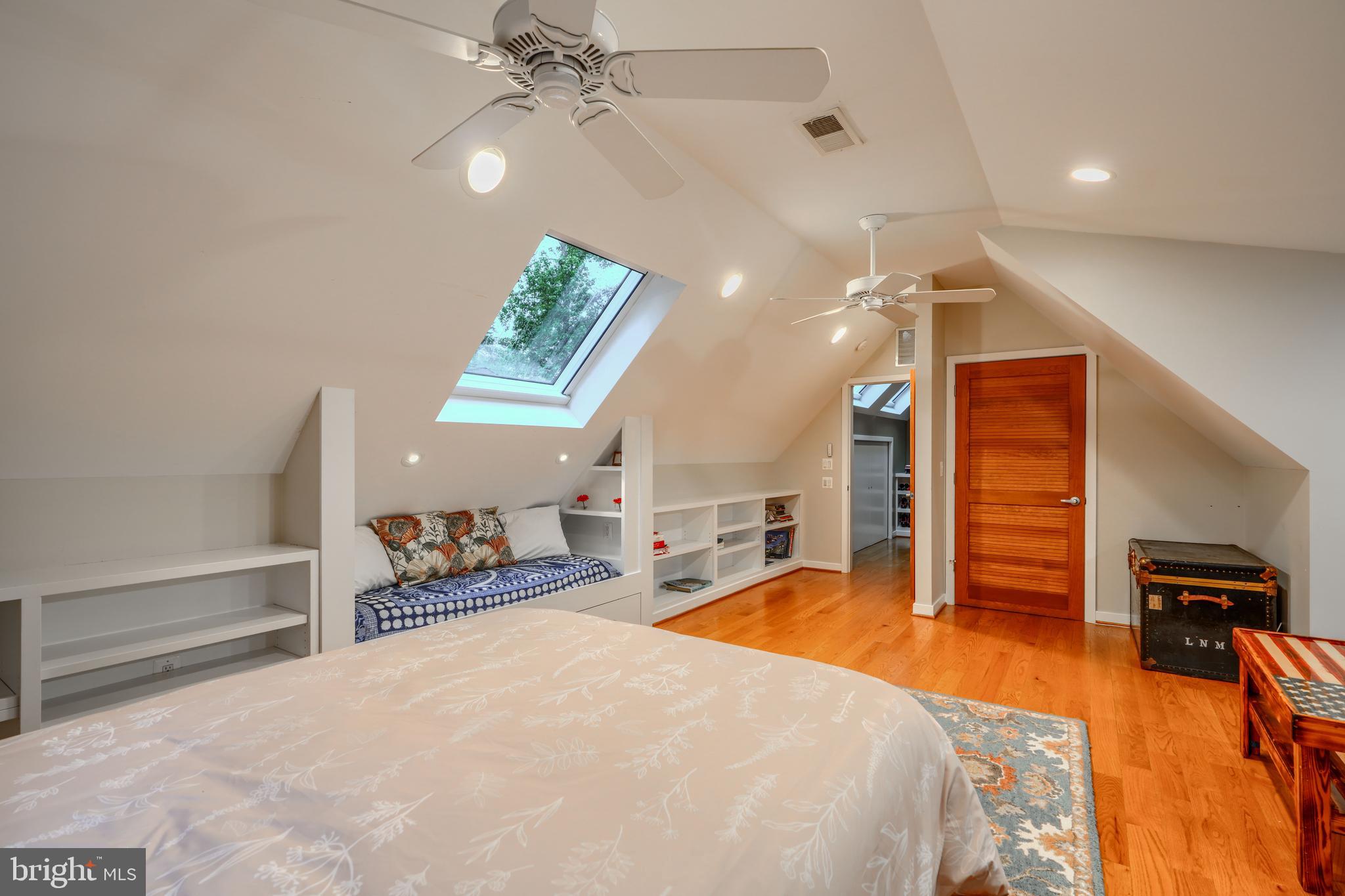 BAY HIGHLANDS - Residential