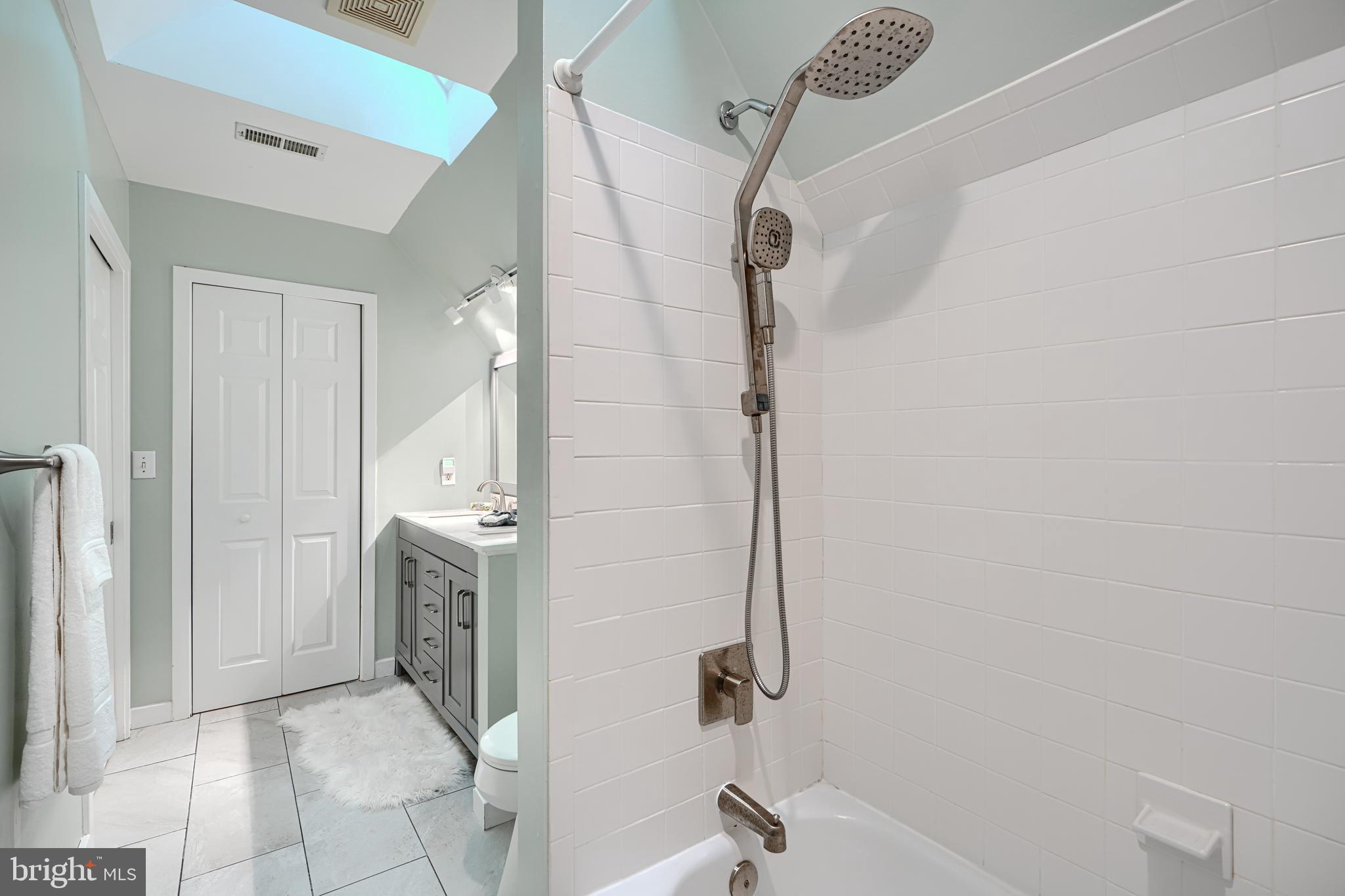 BAY HIGHLANDS - Residential