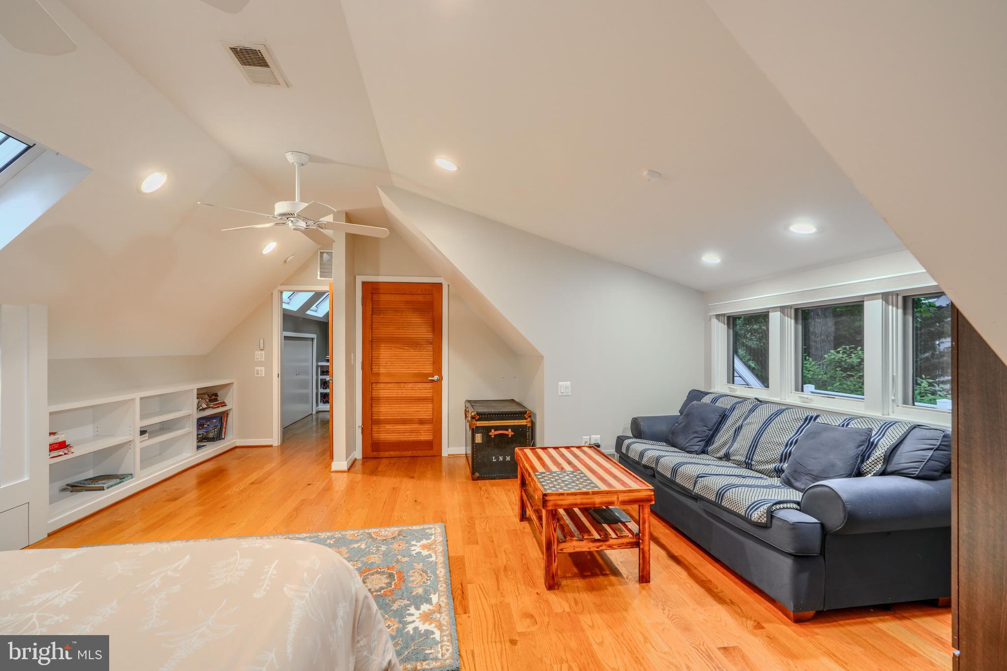 BAY HIGHLANDS - Residential