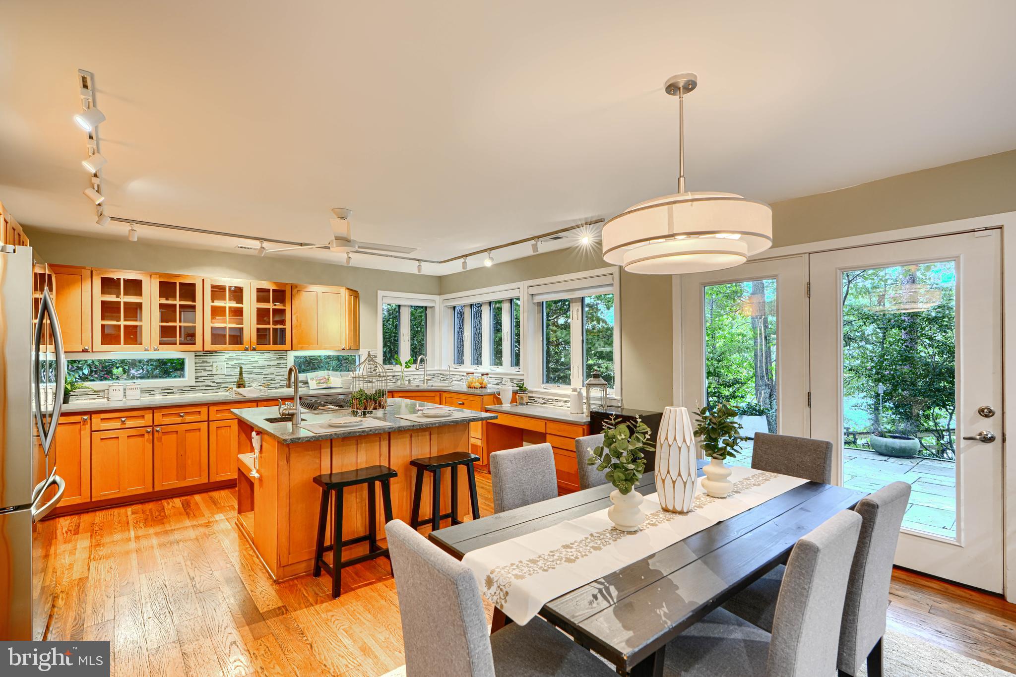 BAY HIGHLANDS - Residential