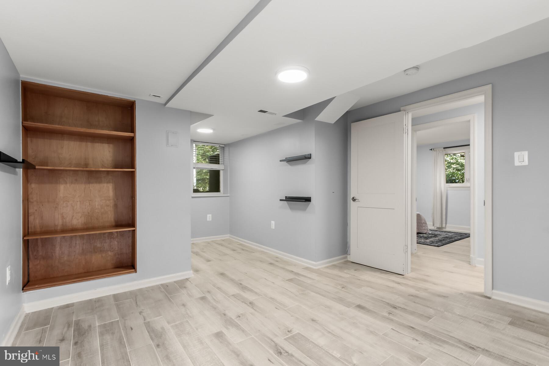 TULIP HILL - Residential