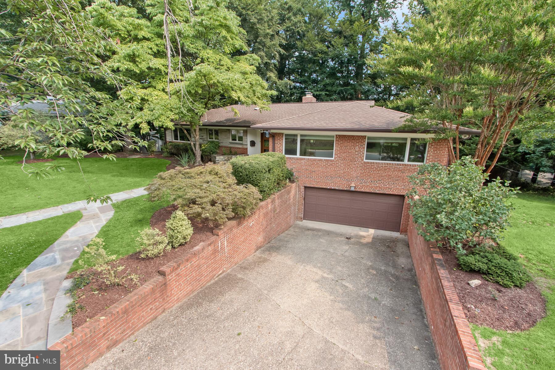 TULIP HILL - Residential