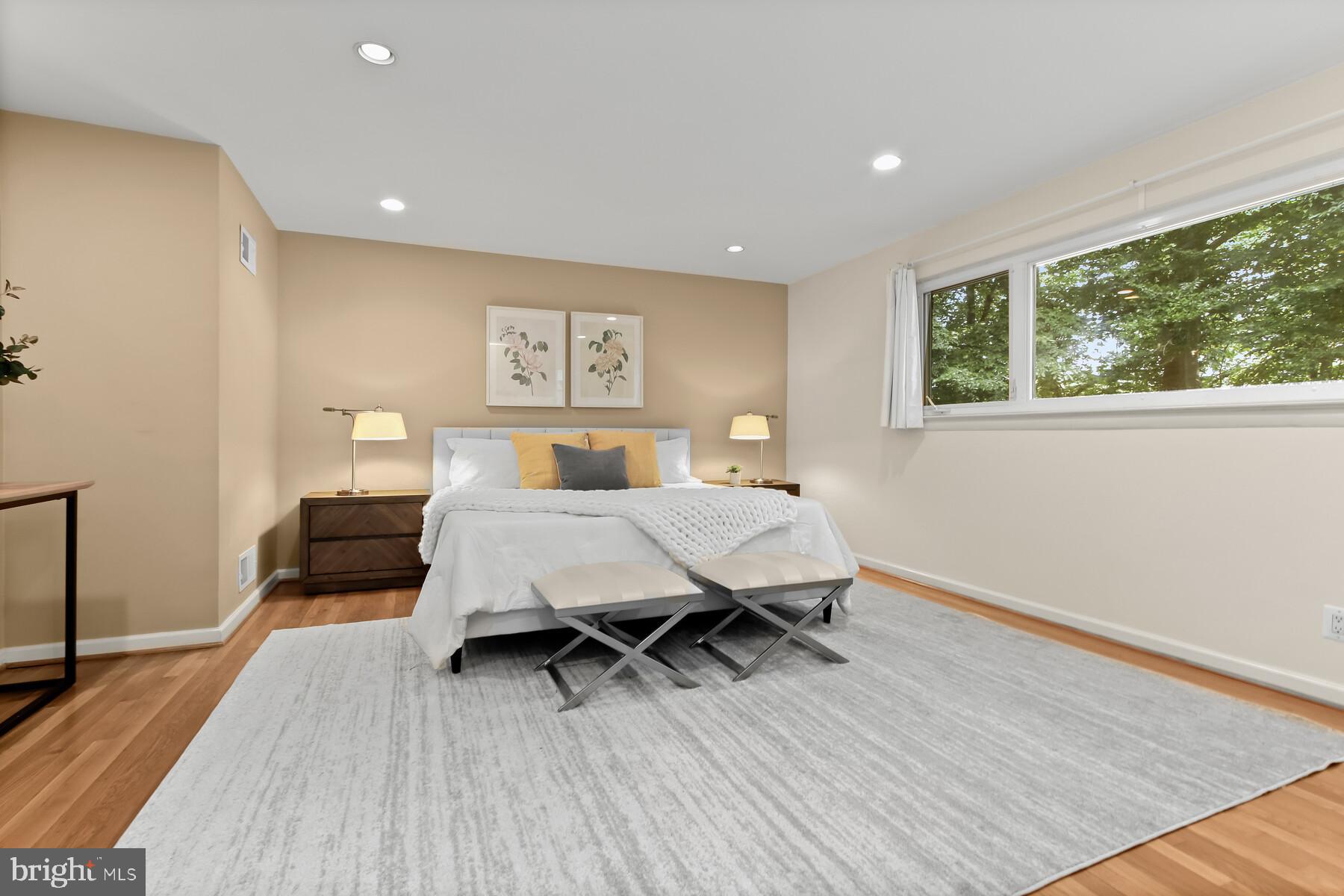 TULIP HILL - Residential