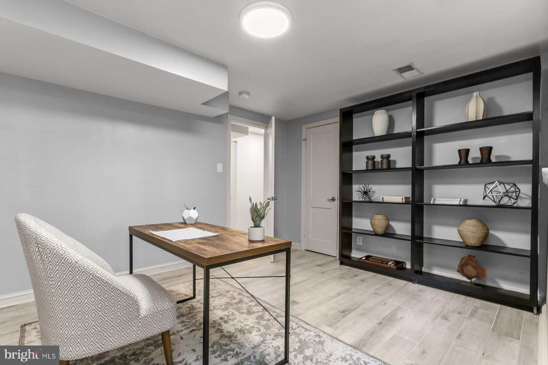 TULIP HILL - Residential