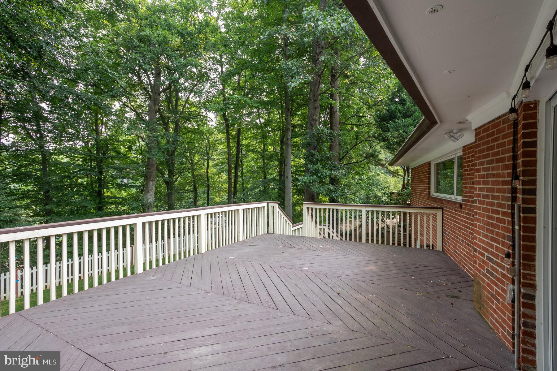 TULIP HILL - Residential