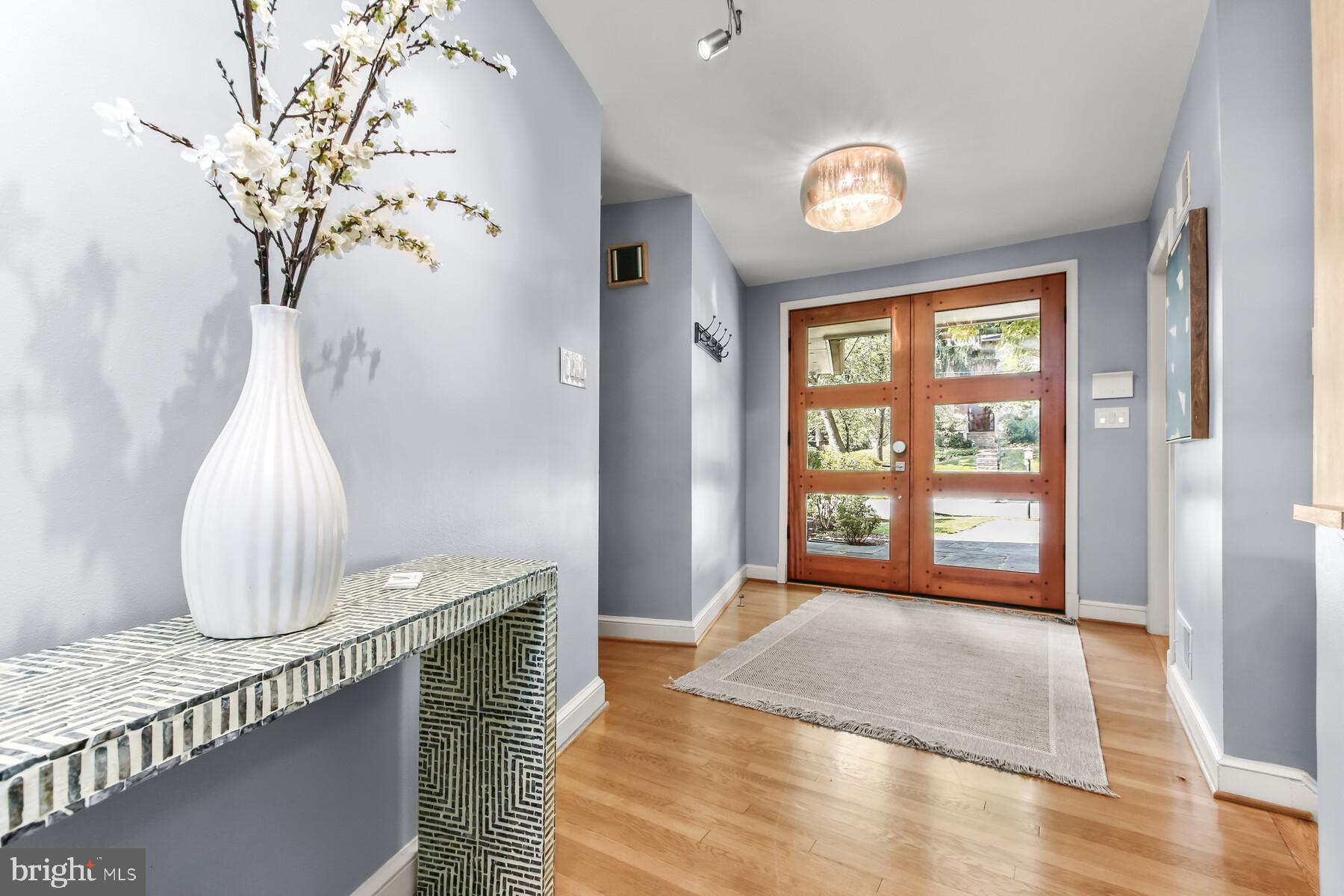 TULIP HILL - Residential