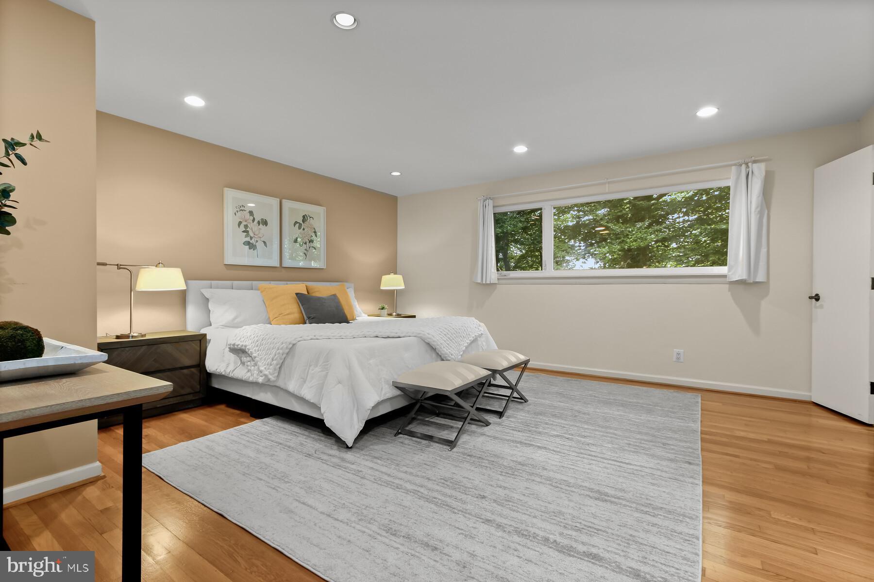 TULIP HILL - Residential