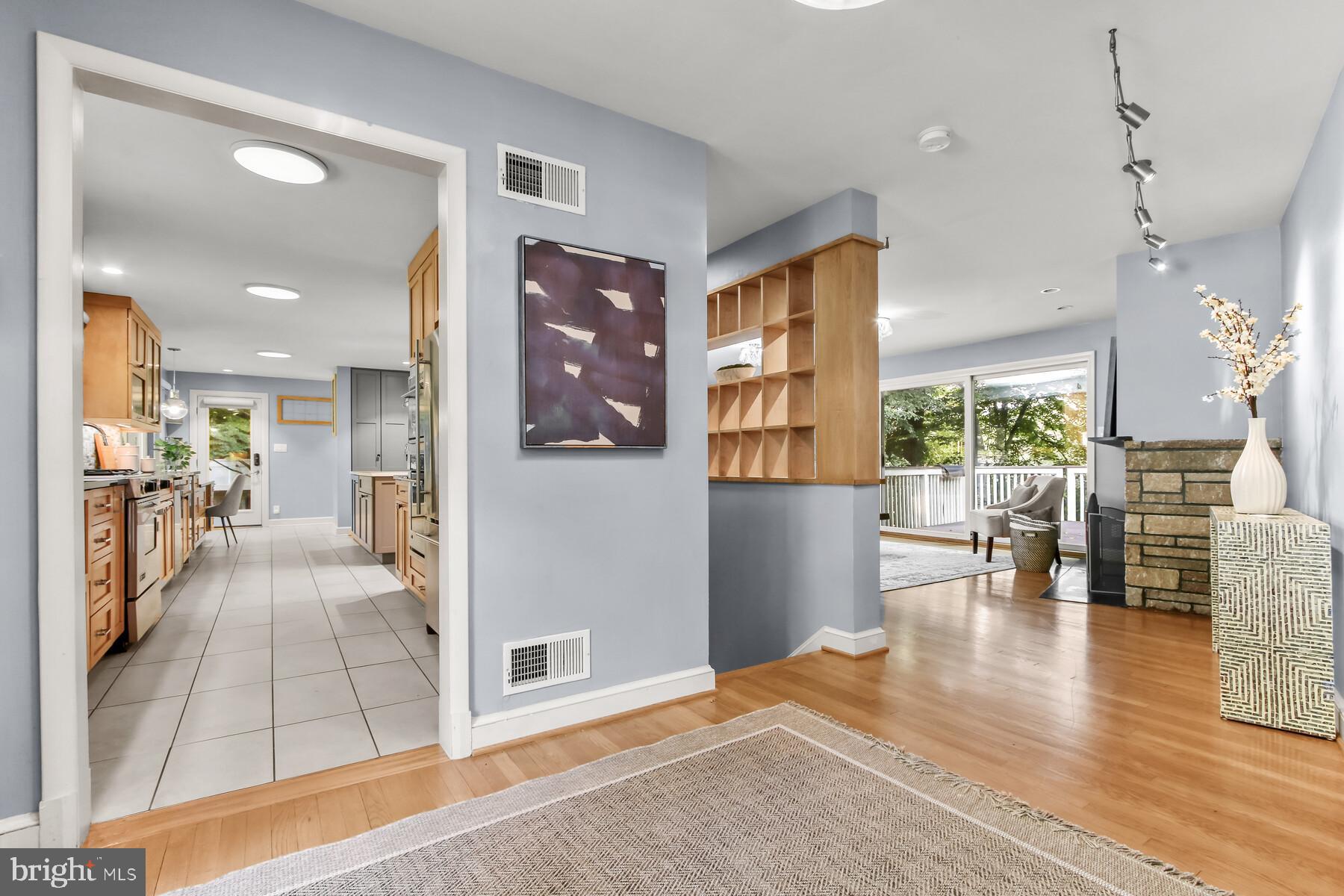 TULIP HILL - Residential