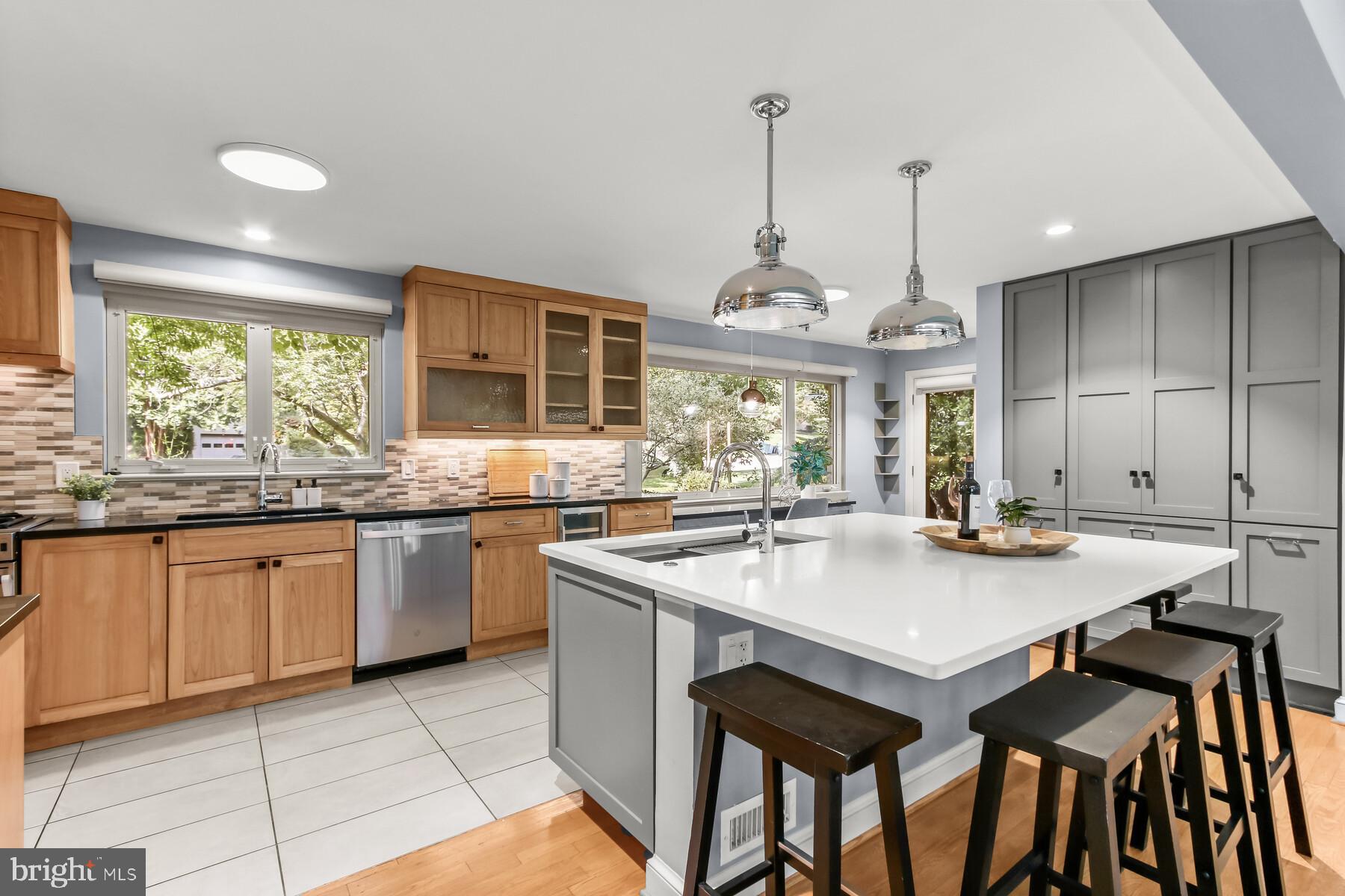 TULIP HILL - Residential