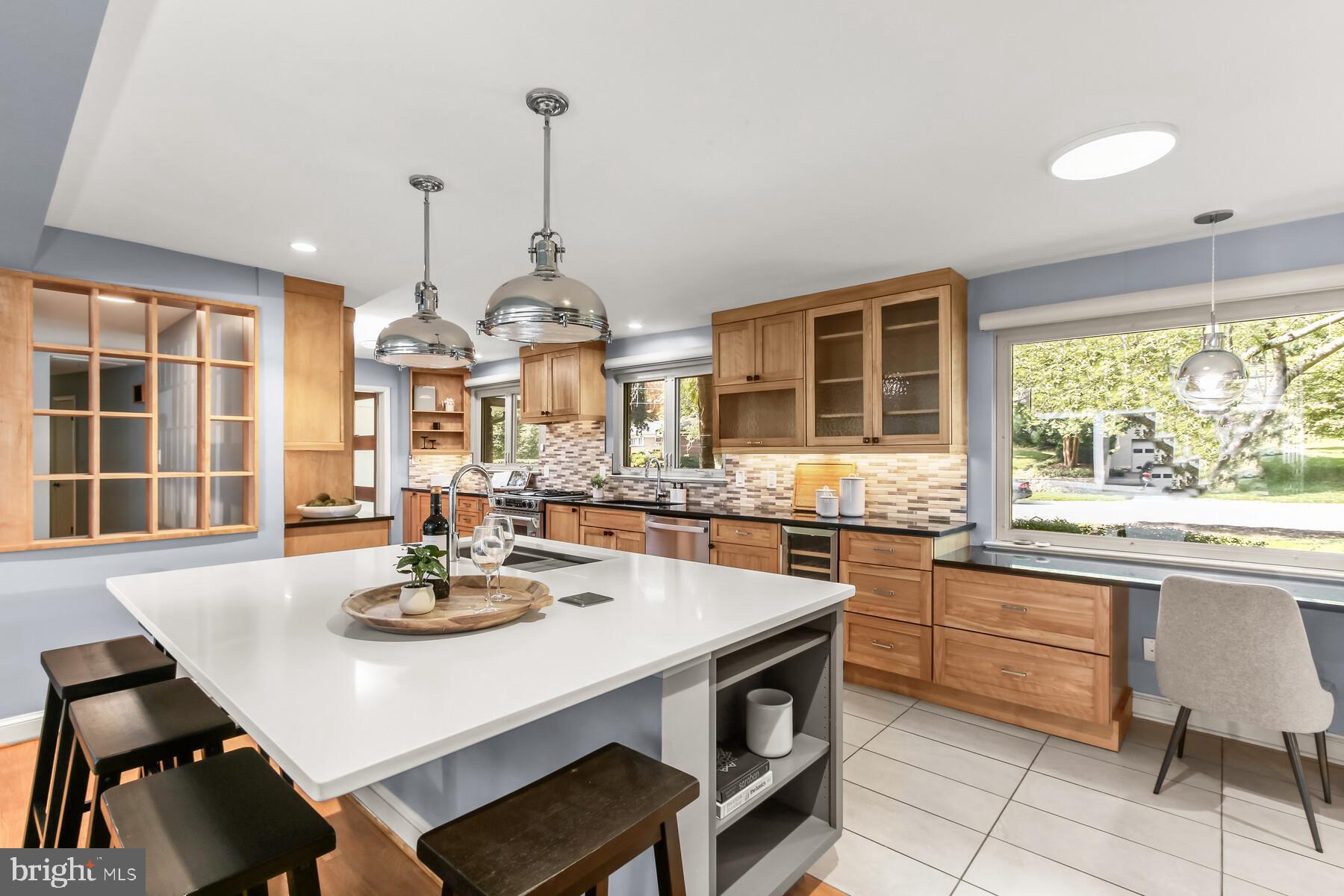 TULIP HILL - Residential