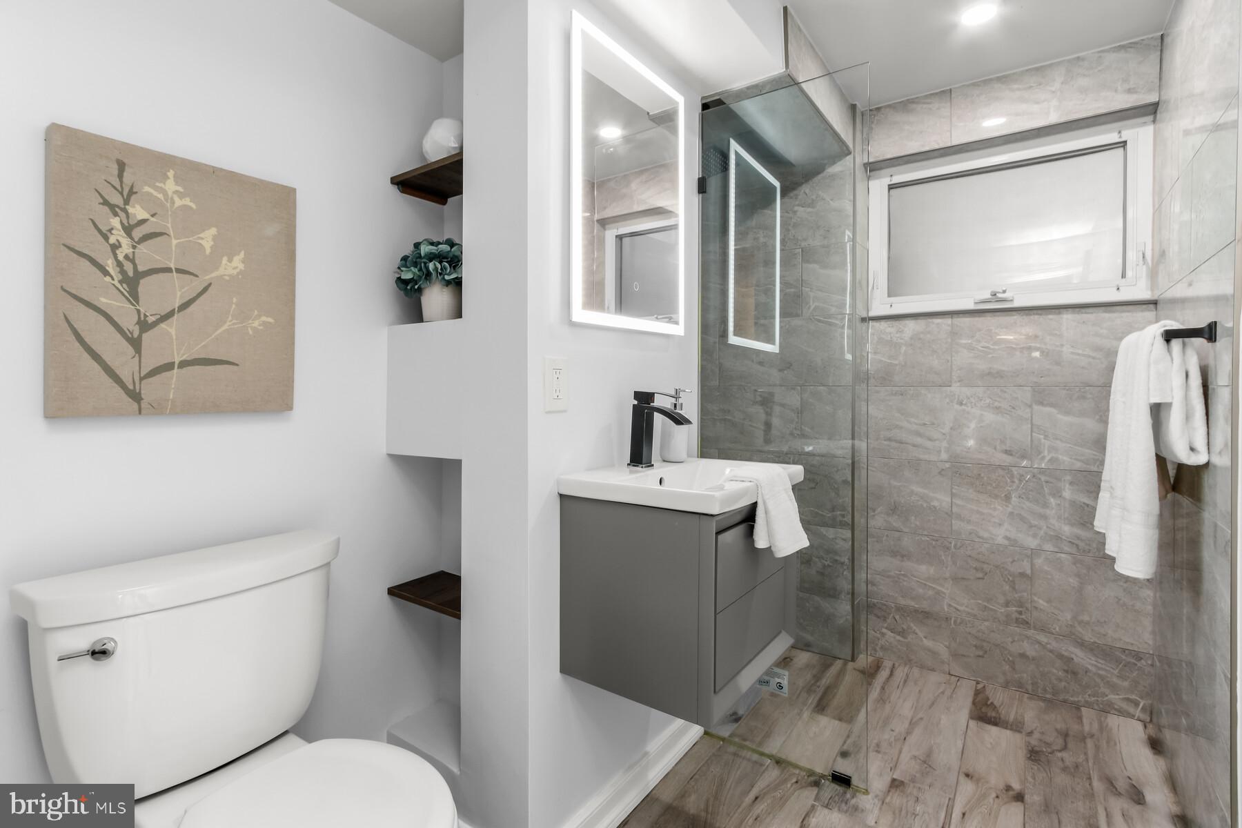 TULIP HILL - Residential