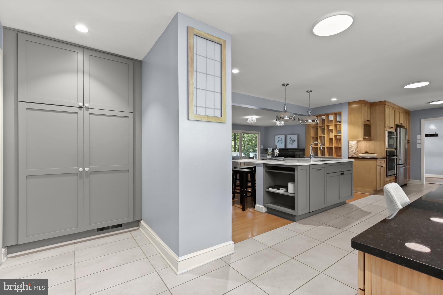 TULIP HILL - Residential