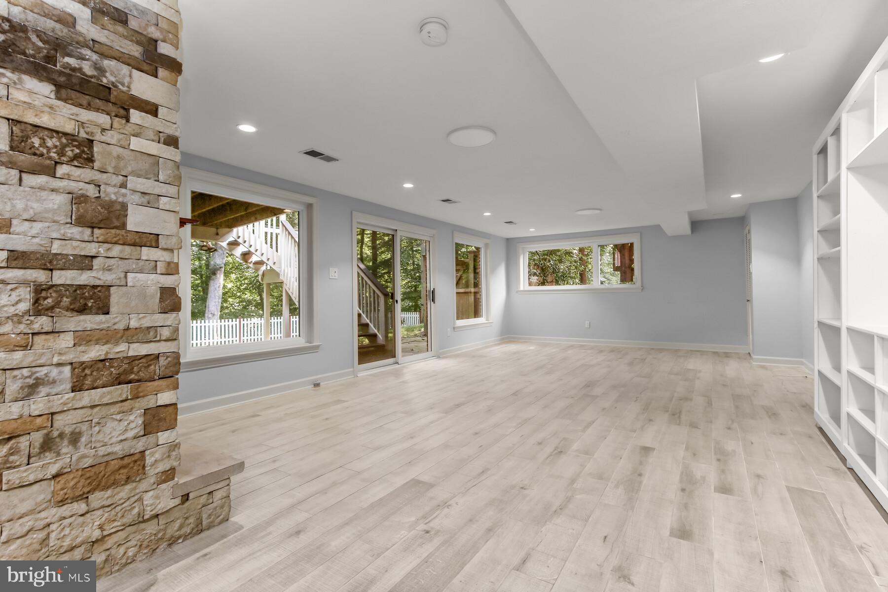 TULIP HILL - Residential