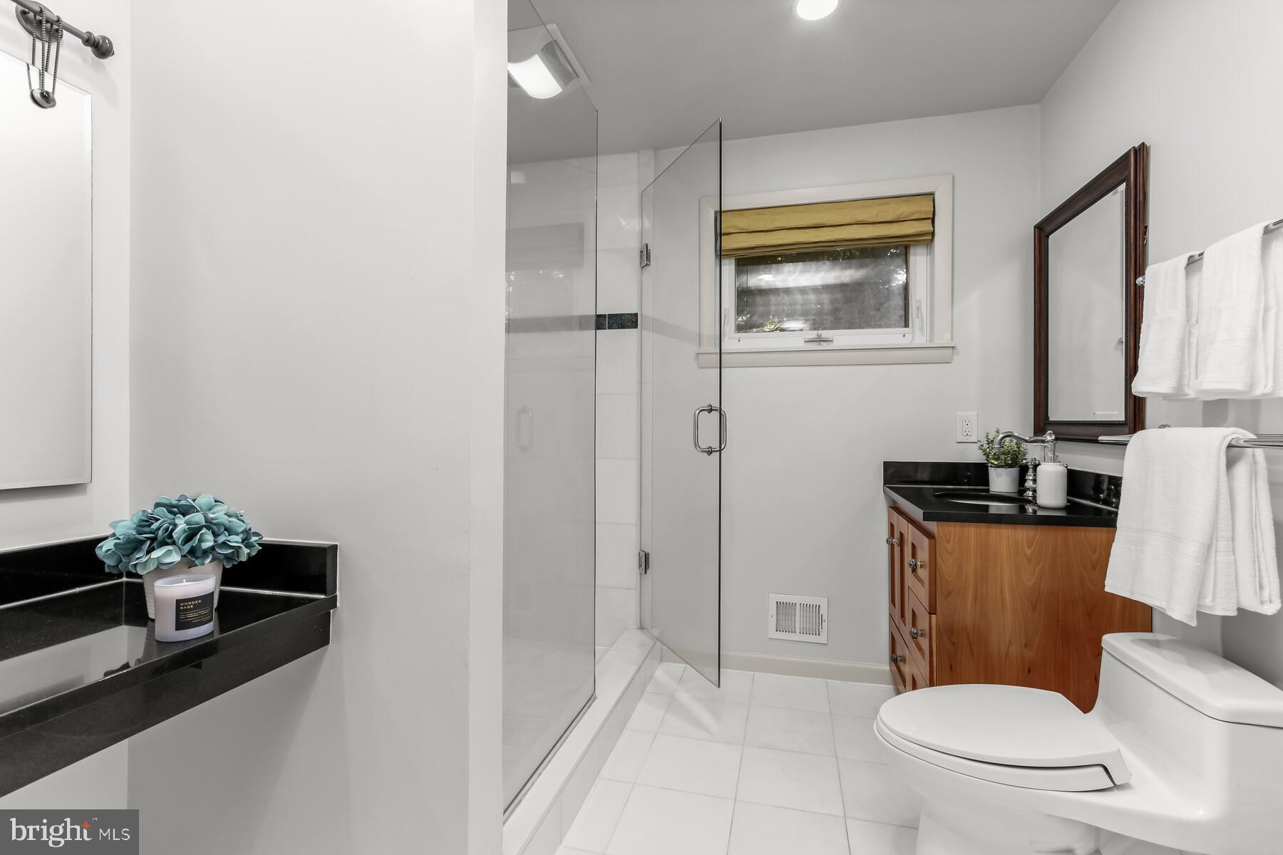 TULIP HILL - Residential